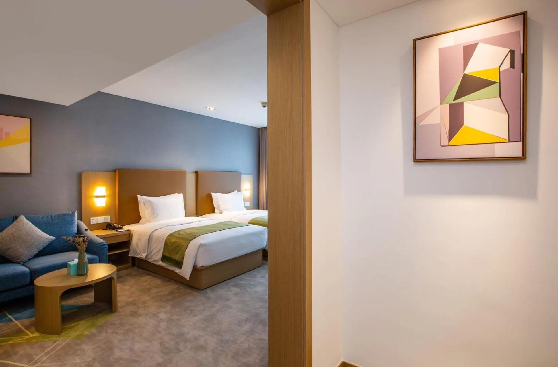 Bed in Holiday Inn Express Changzhou Xinbei by IHG