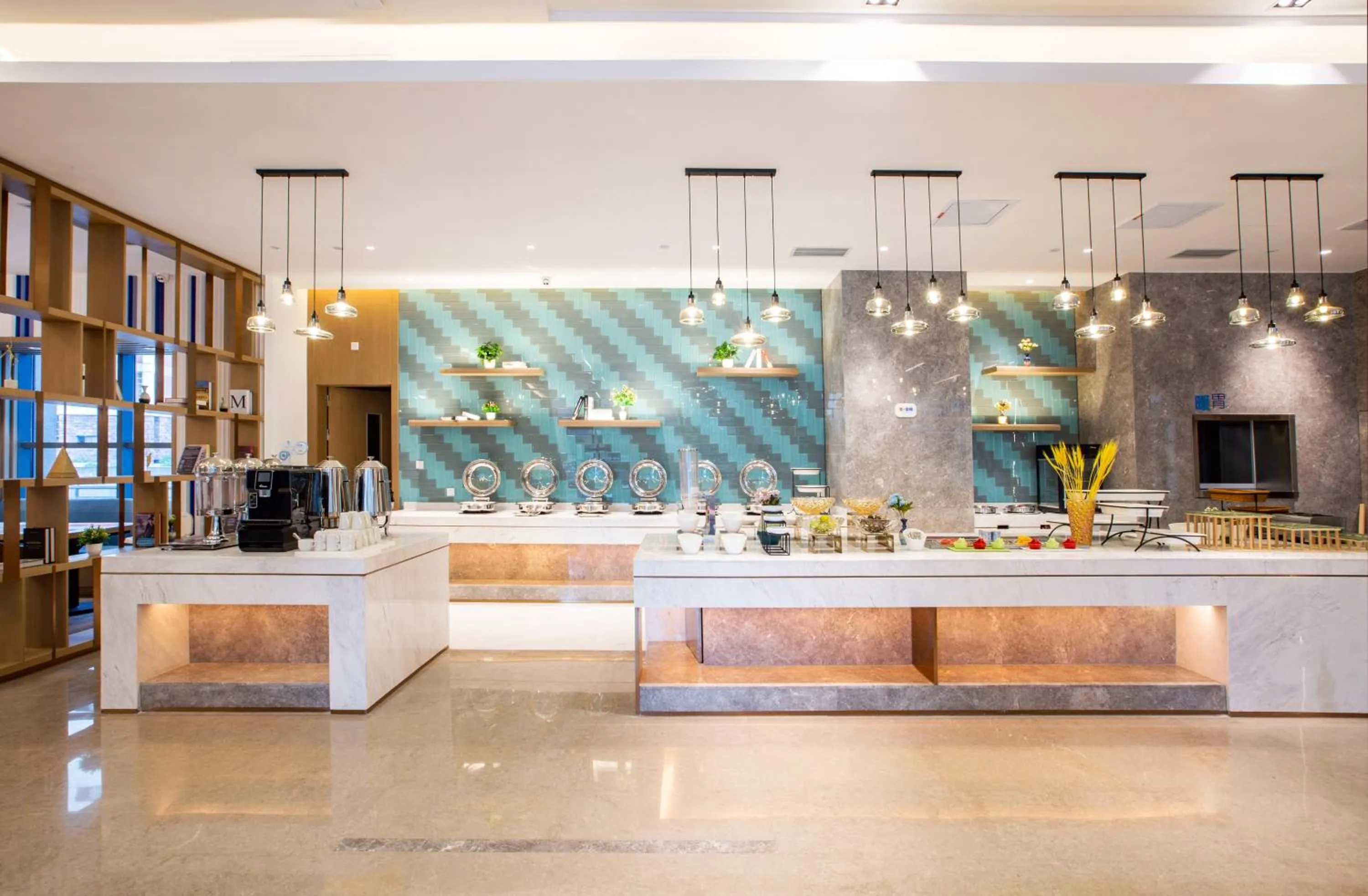 Restaurant/places to eat in Holiday Inn Express Changzhou Xinbei by IHG