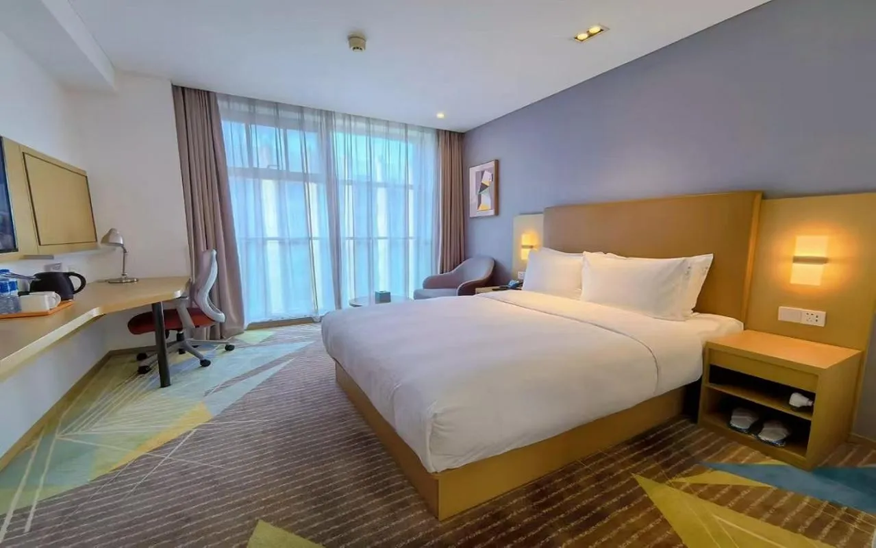 Bed in Holiday Inn Express Changzhou Xinbei by IHG