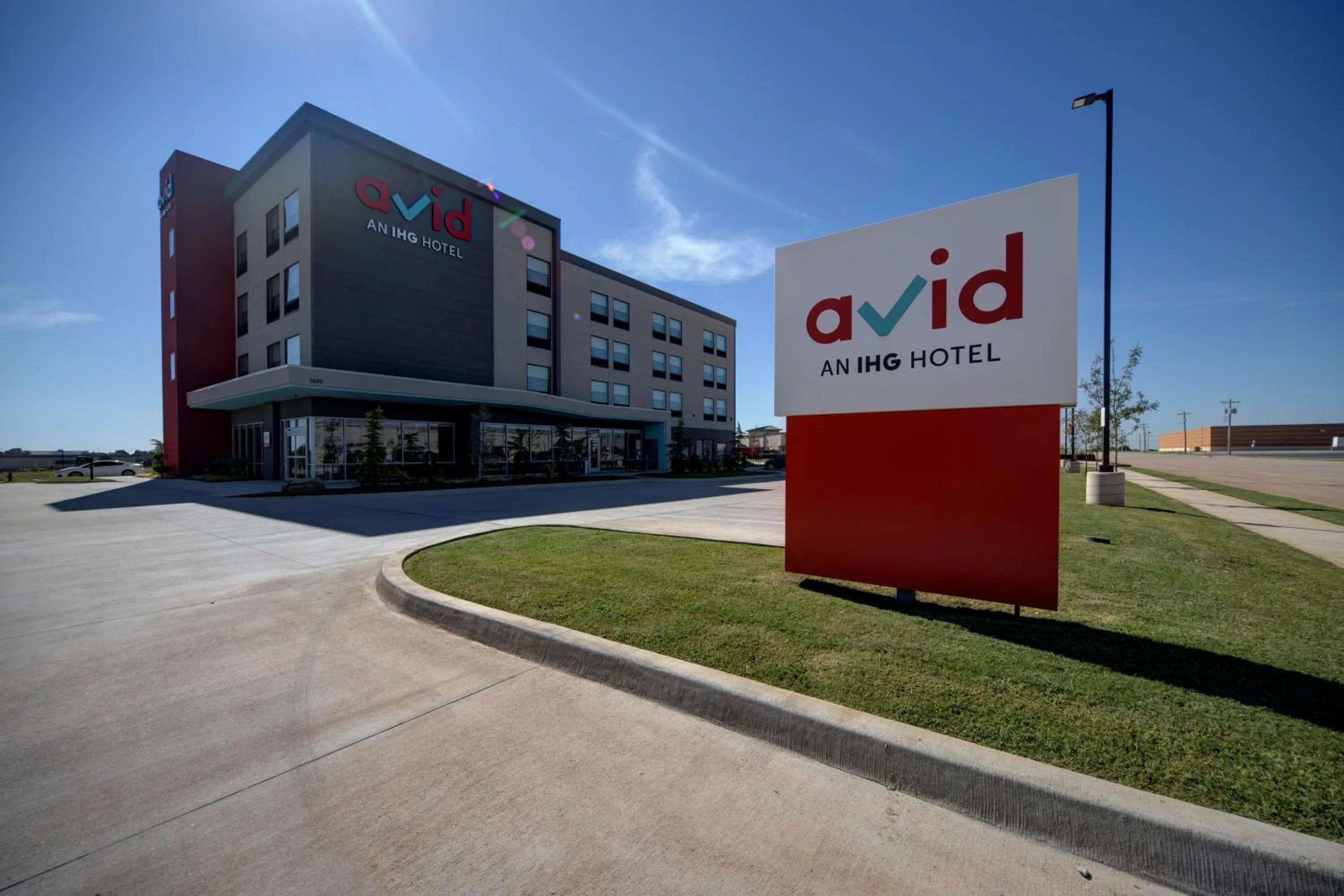 Property building in Avid hotel - Oklahoma City - Yukon by IHG