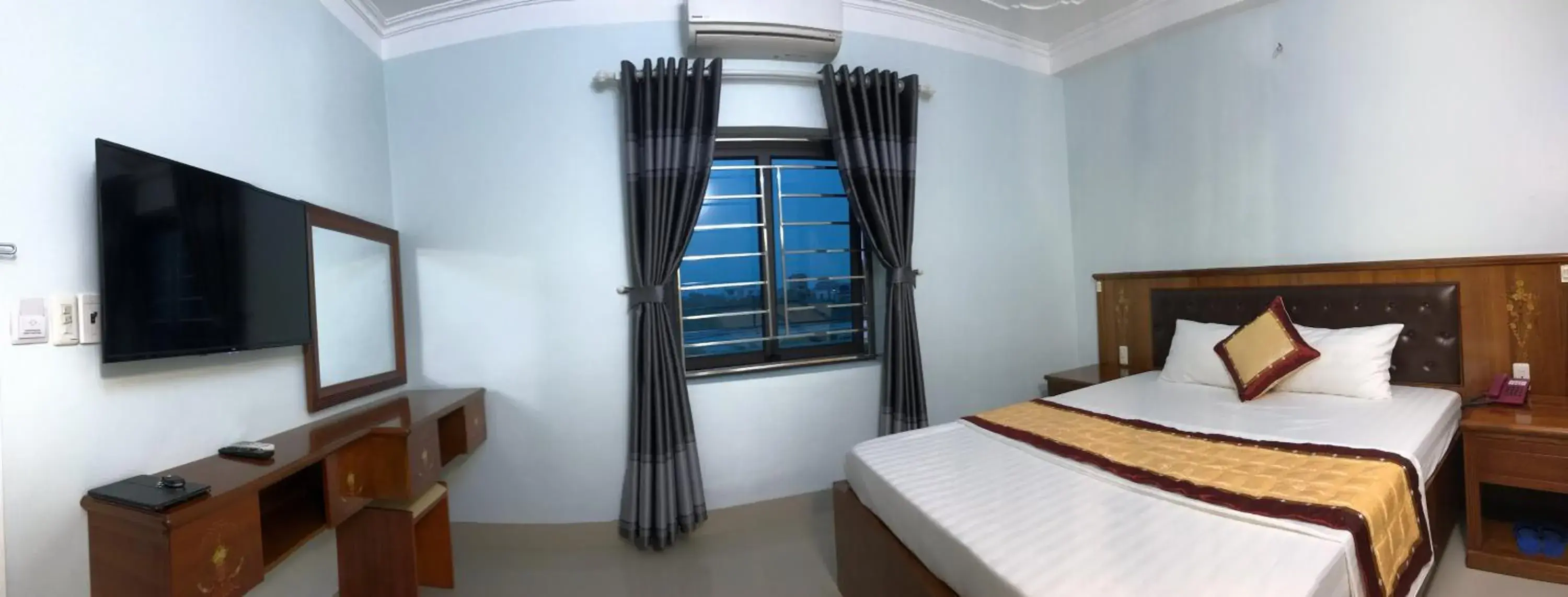 Economy Double Room in Bình Minh Riverside Hotel Economy Double Room in Bình Minh Riverside Hotel