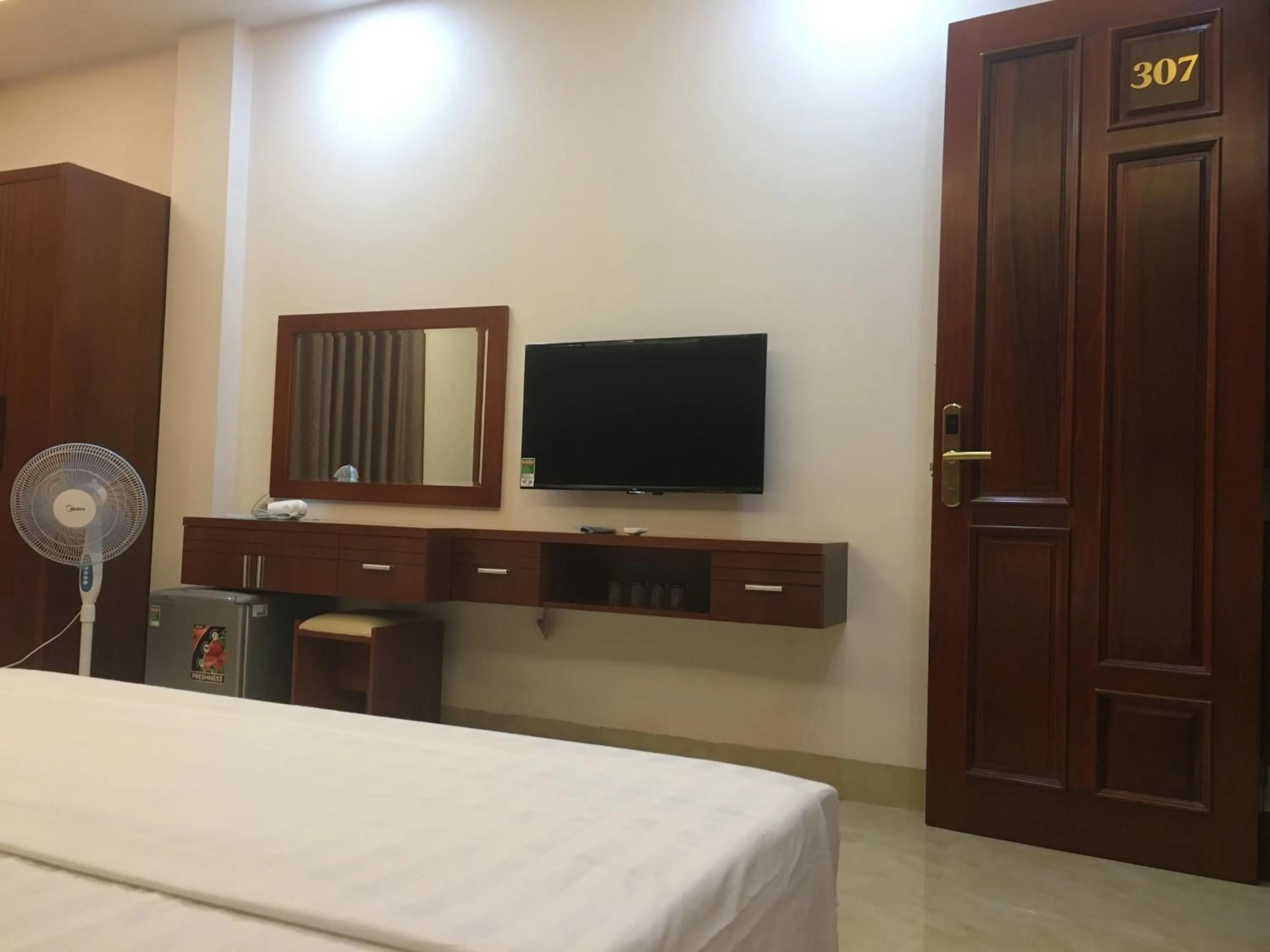 TV and multimedia in Bình Minh Riverside Hotel