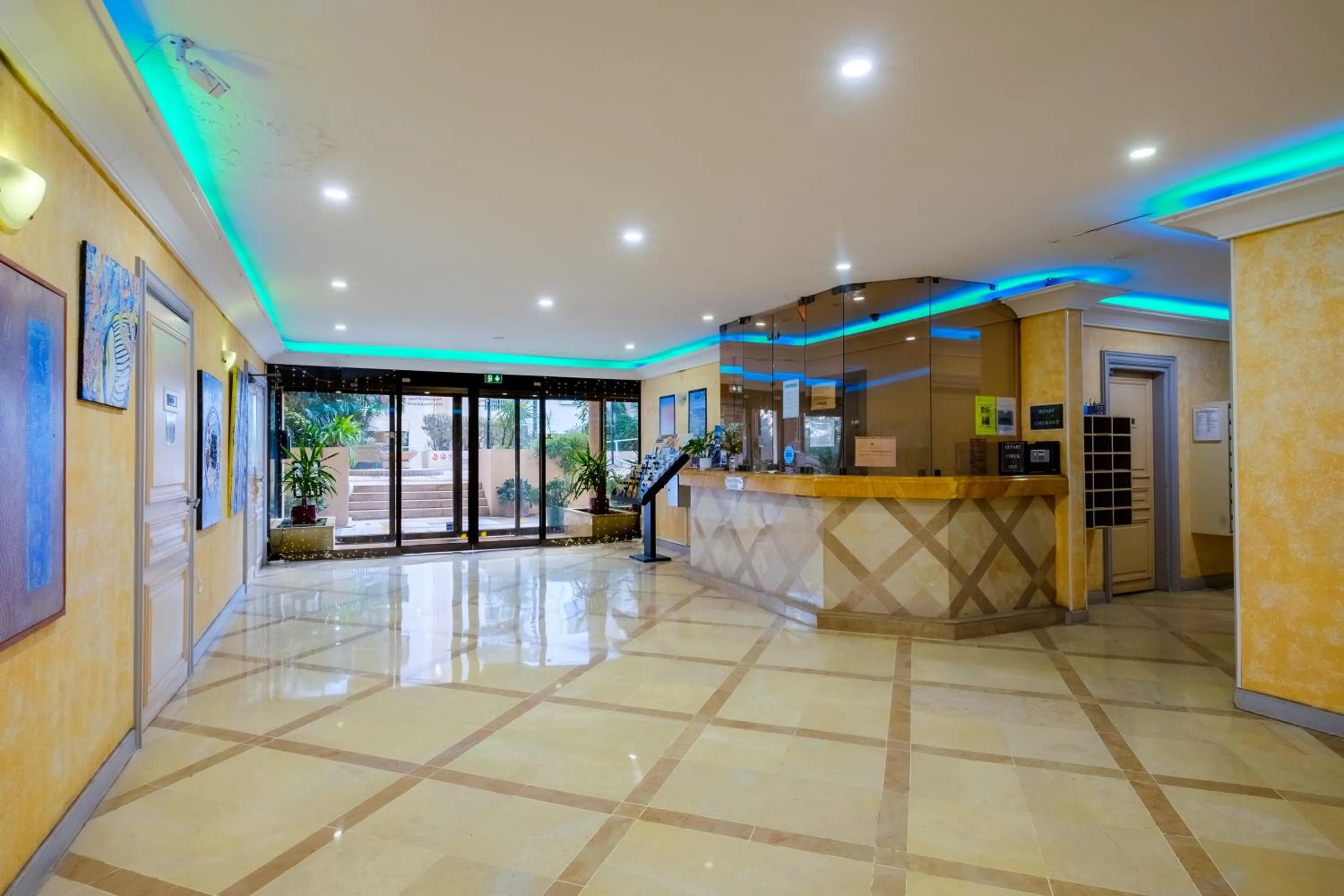 Lobby or reception in Residhotel Villa Maupassant