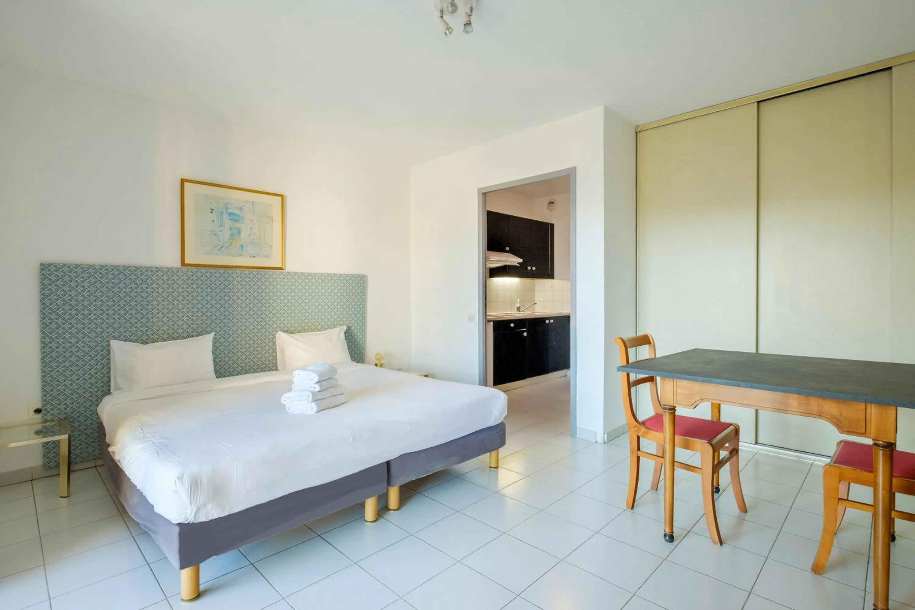 Photo of the whole room, Bed in Residhotel Villa Maupassant