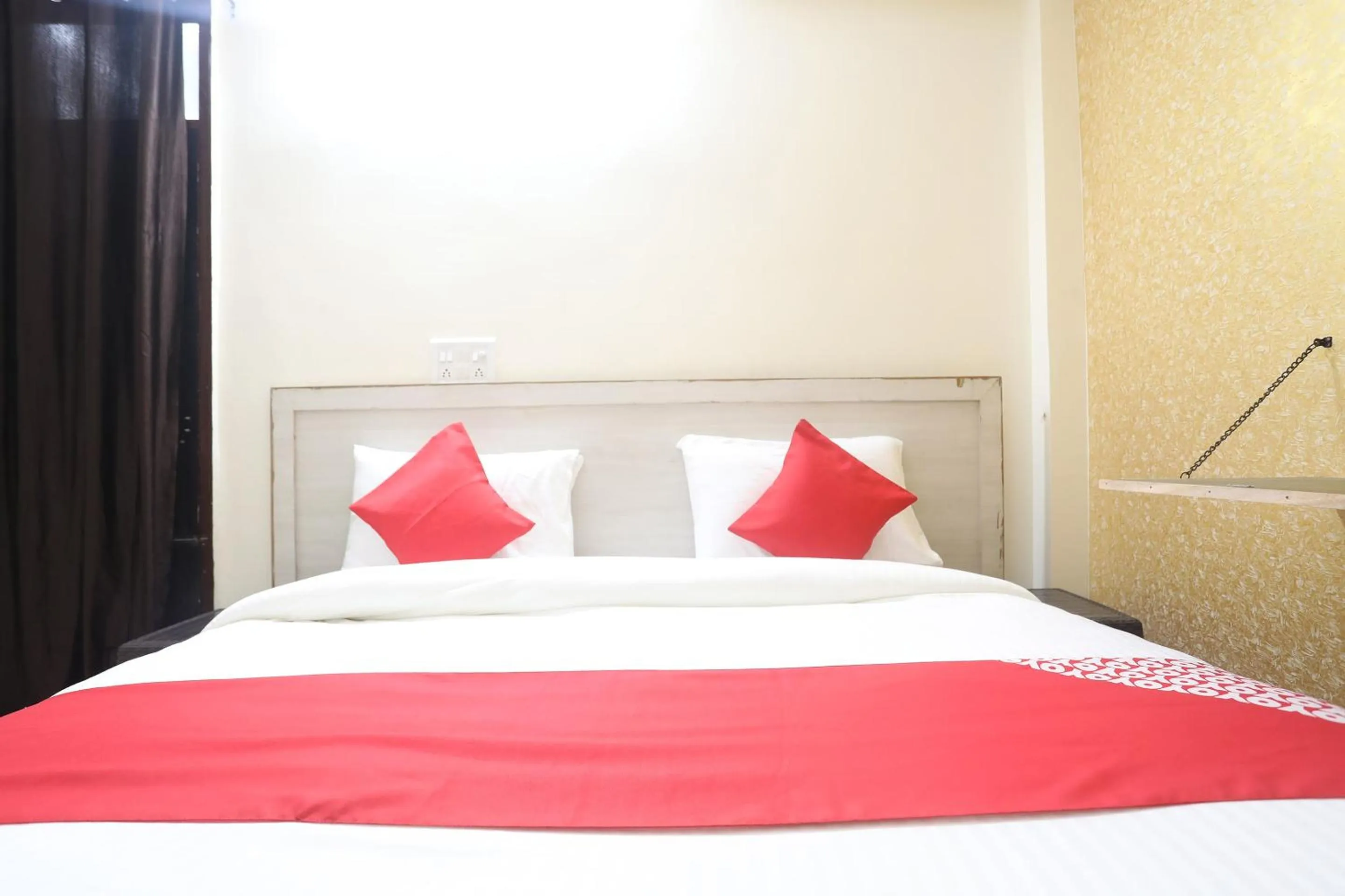 Bedroom, Bed in Hotel O A P Residency