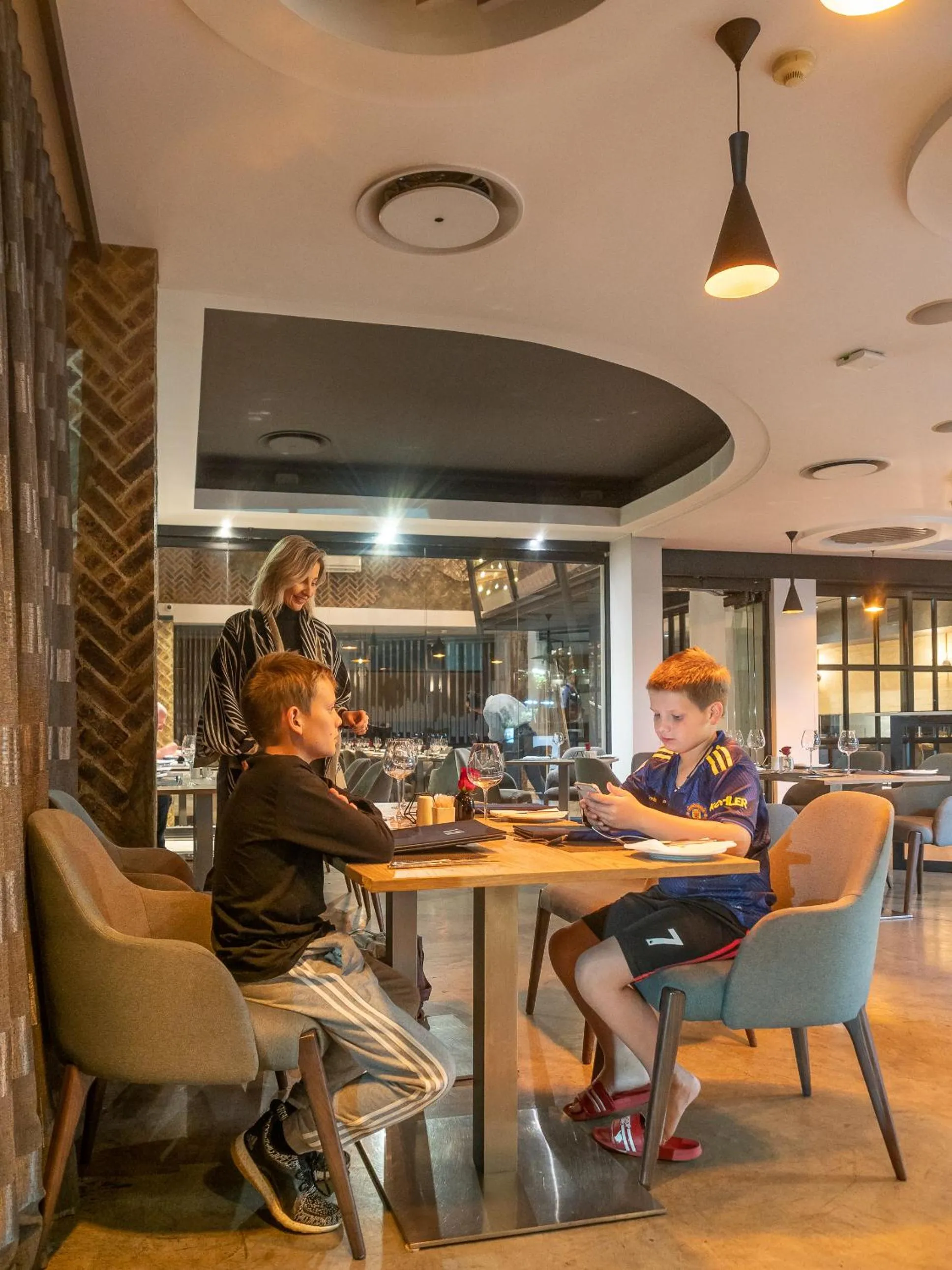 Restaurant/places to eat in Seven Villa Hotel & Spa