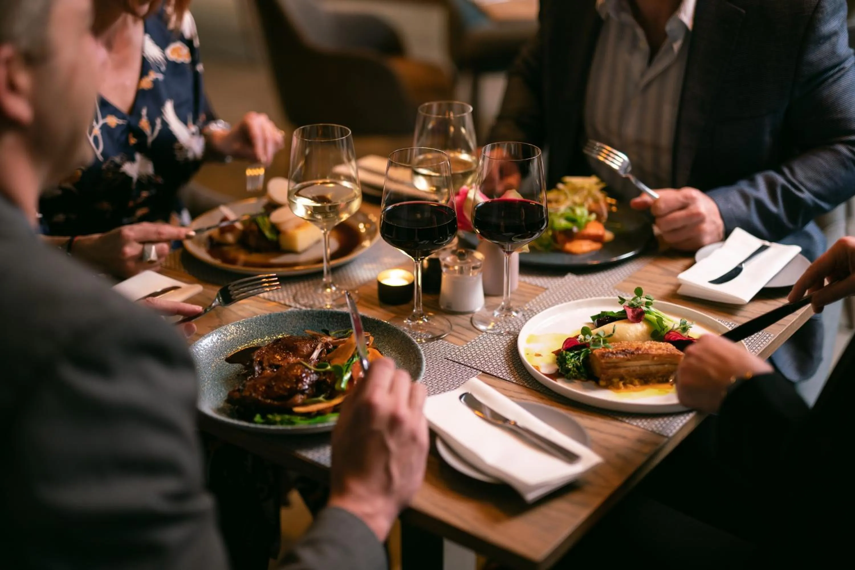 Restaurant/places to eat in Seven Villa Hotel & Spa