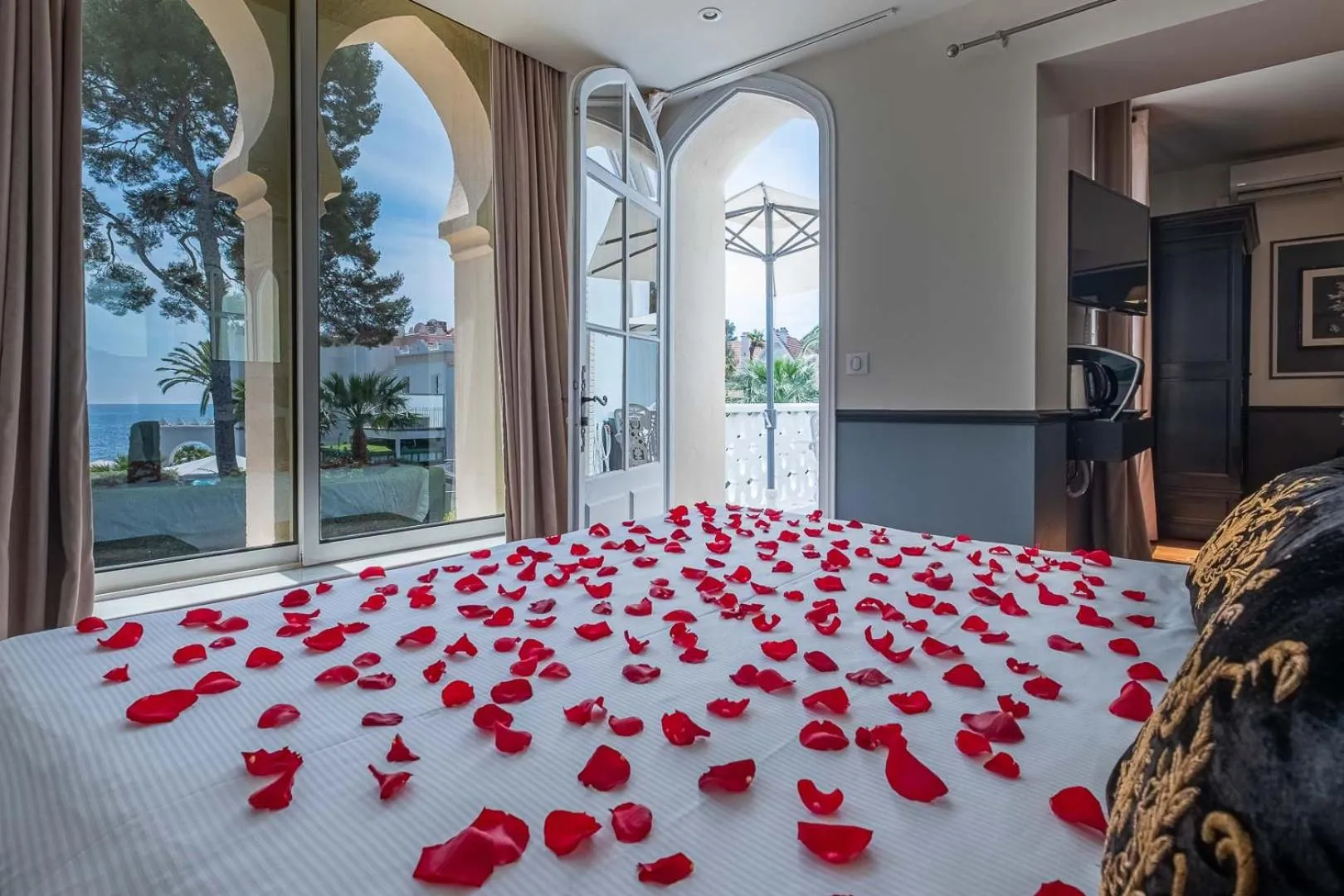 Bed in La Villa Mauresque