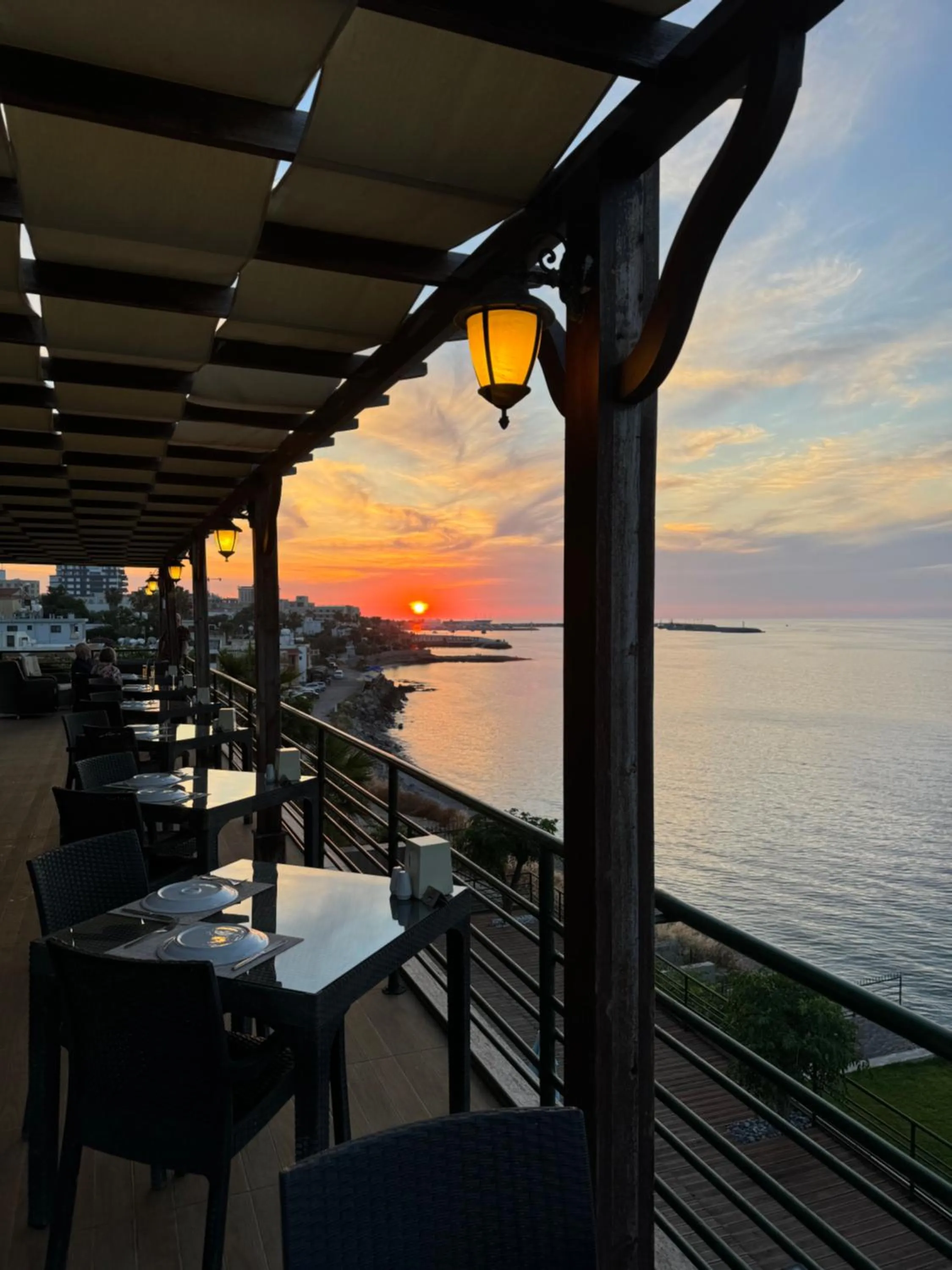 Restaurant/places to eat in High Life