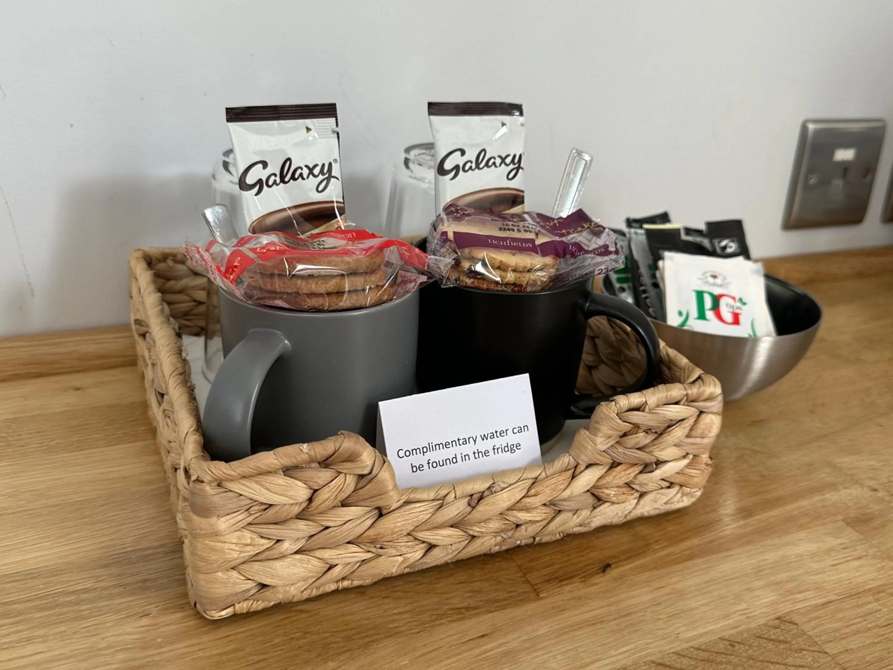 Food and drinks in Arlan House, Central Basingstoke Hotel