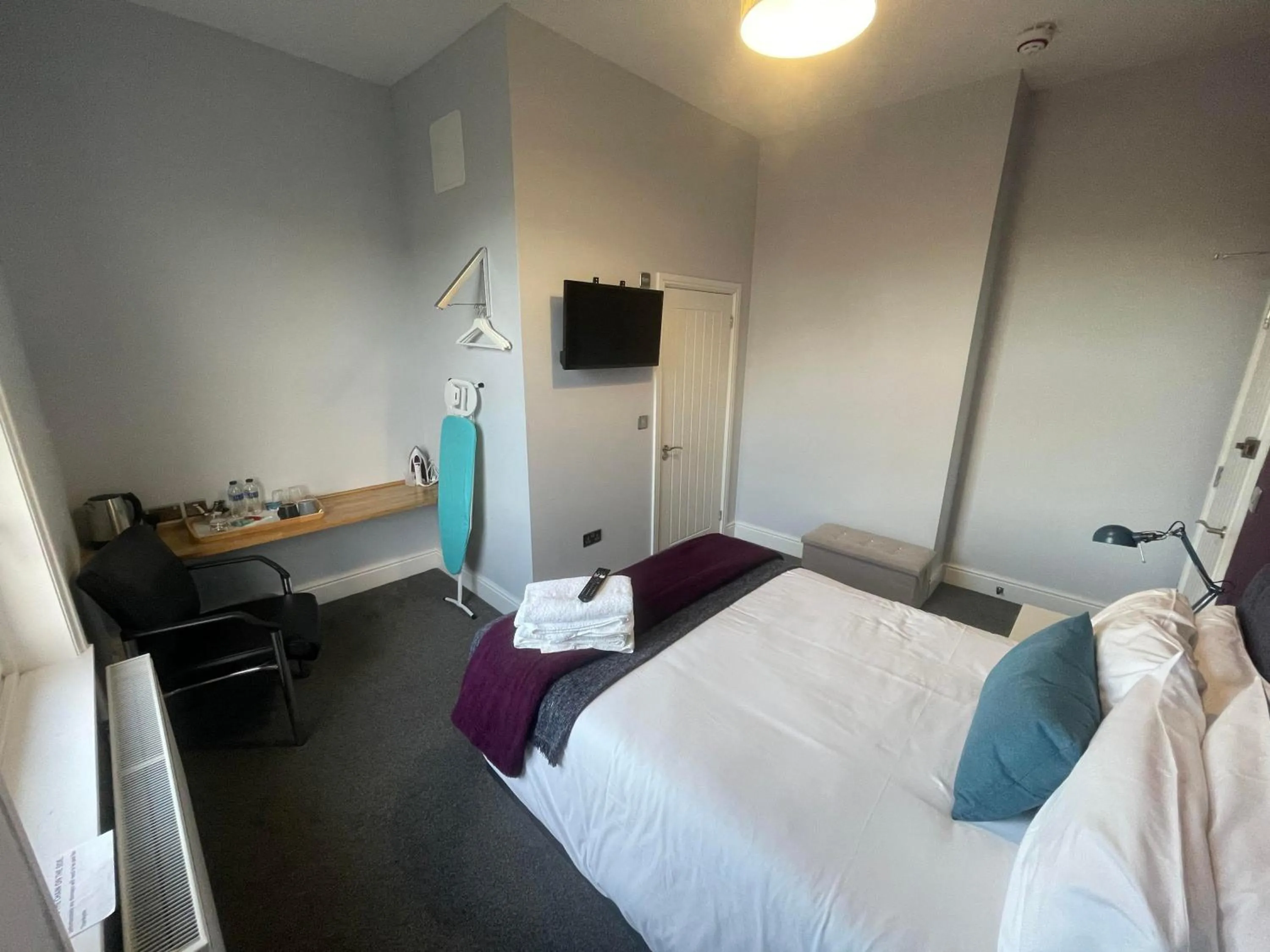 Bed in Arlan House, Central Basingstoke Hotel