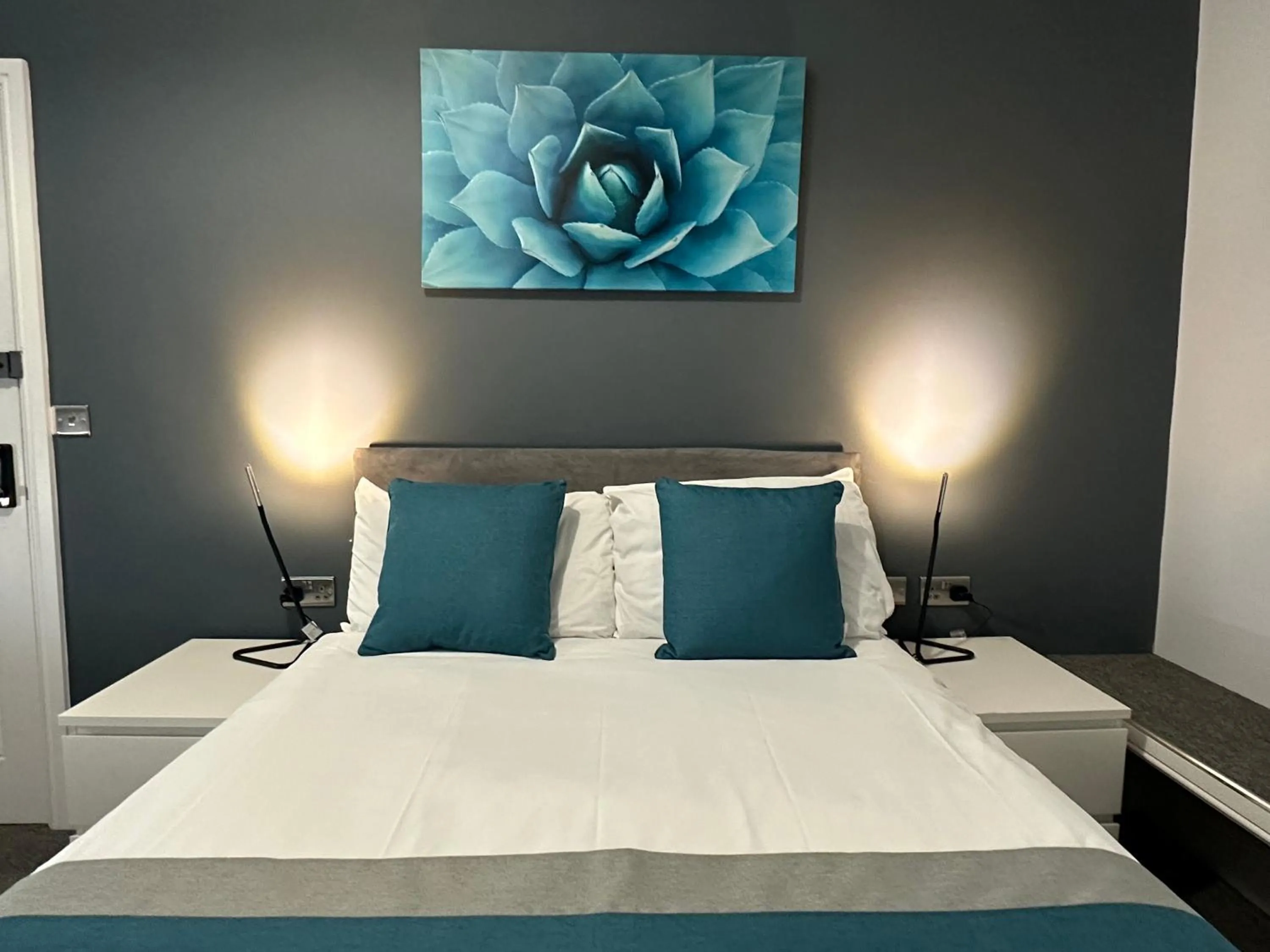 Bed in Arlan House, Central Basingstoke Hotel