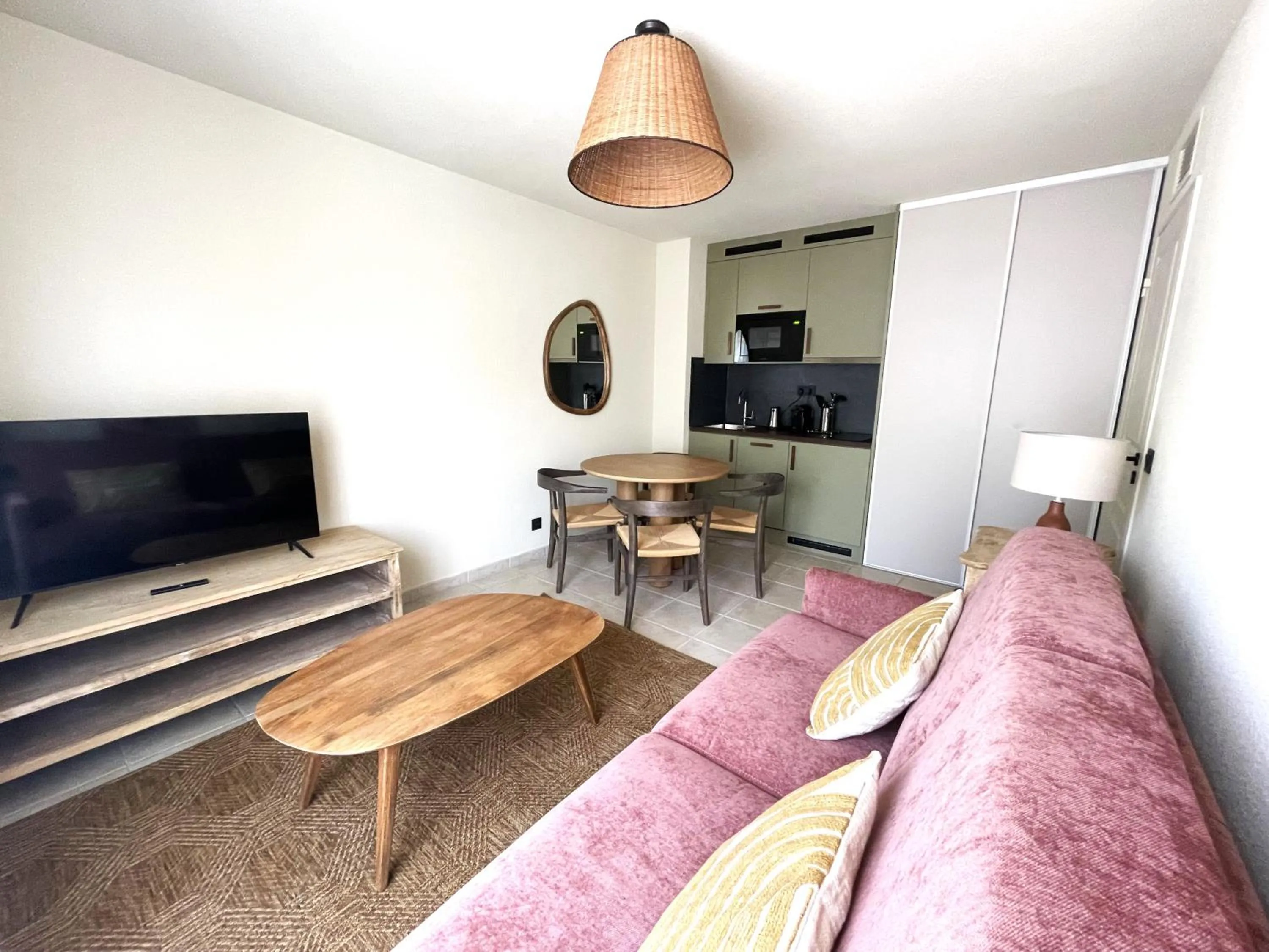 TV and multimedia in Hôtel Golf Fontcaude