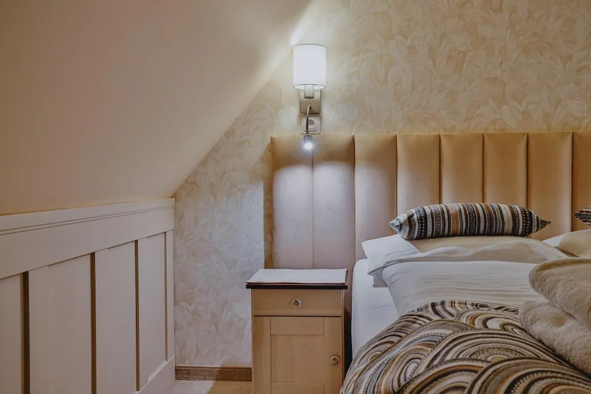 Bed in Willa & DOM-BLACH