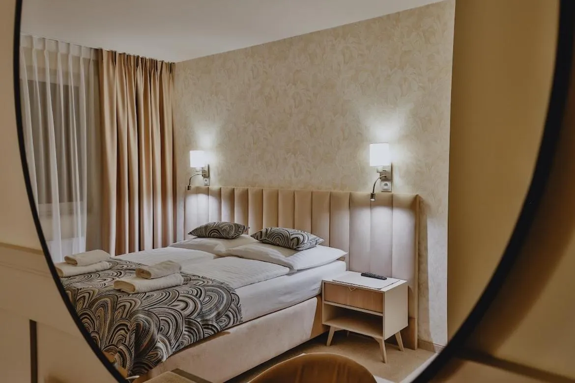 Bed in Willa & DOM-BLACH