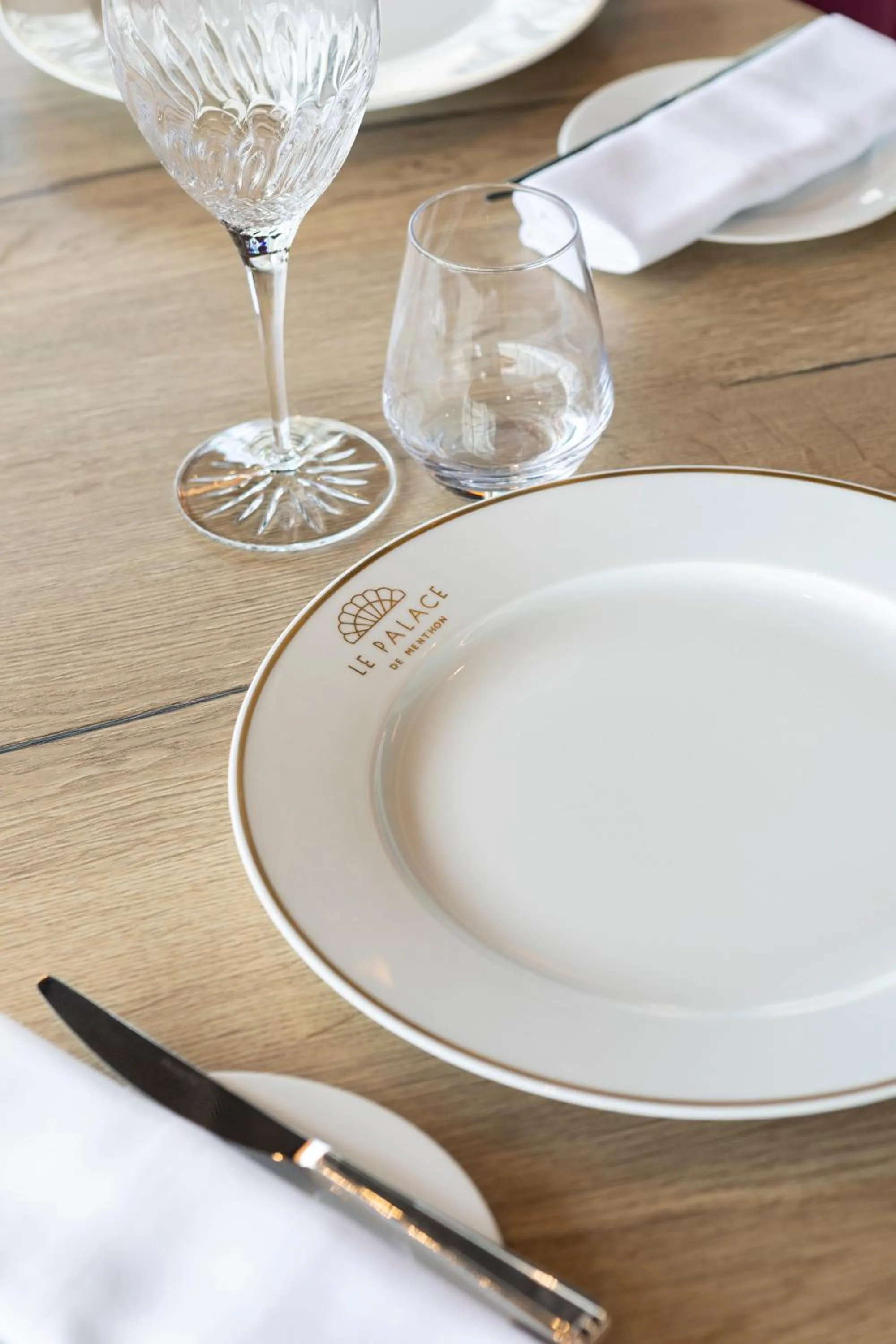 Restaurant/places to eat in Le Palace De Menthon