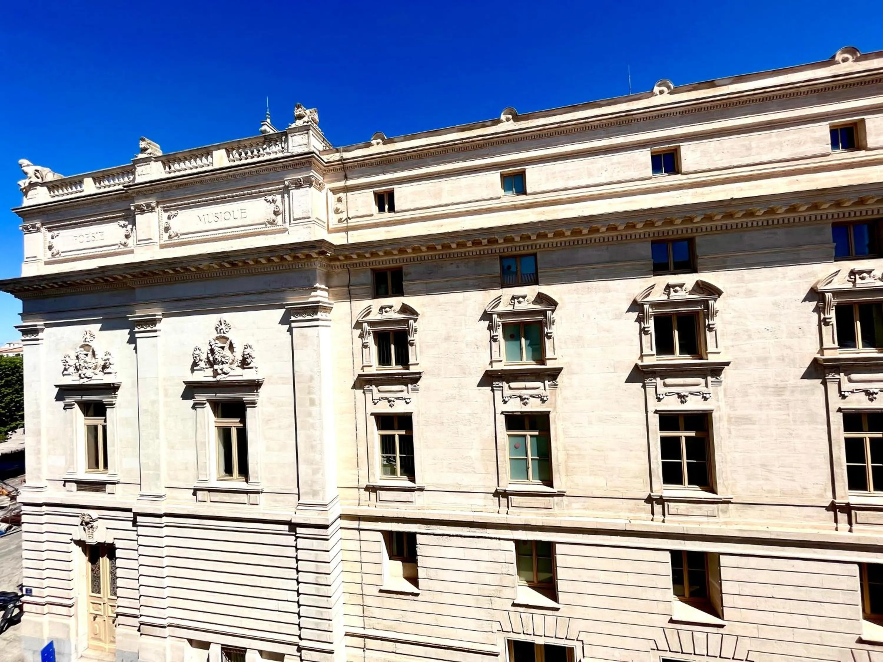 Day in Le National Sète Centre Gare,Ascenseur