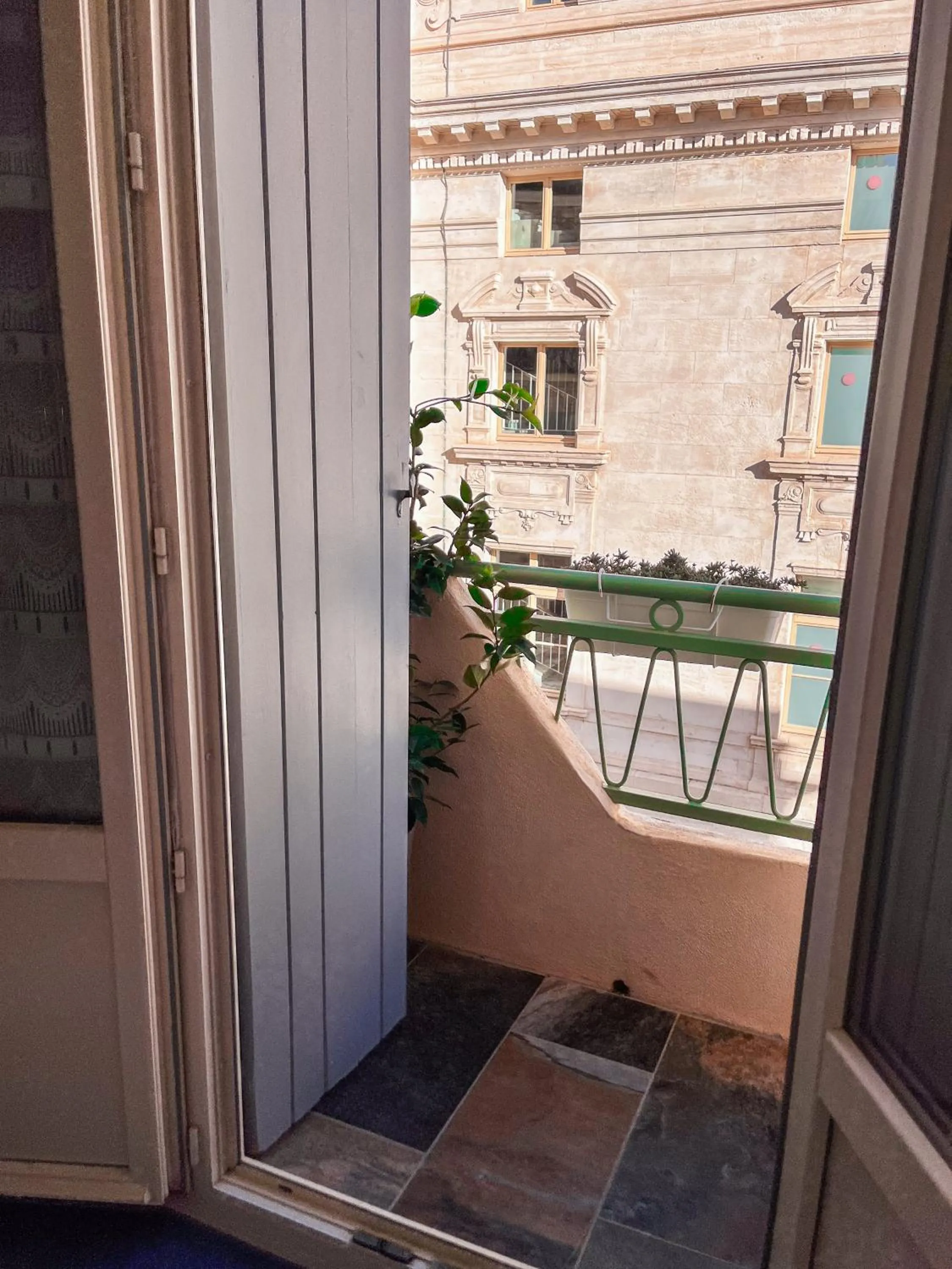 Balcony/Terrace in Le National Sète Centre Gare,Ascenseur