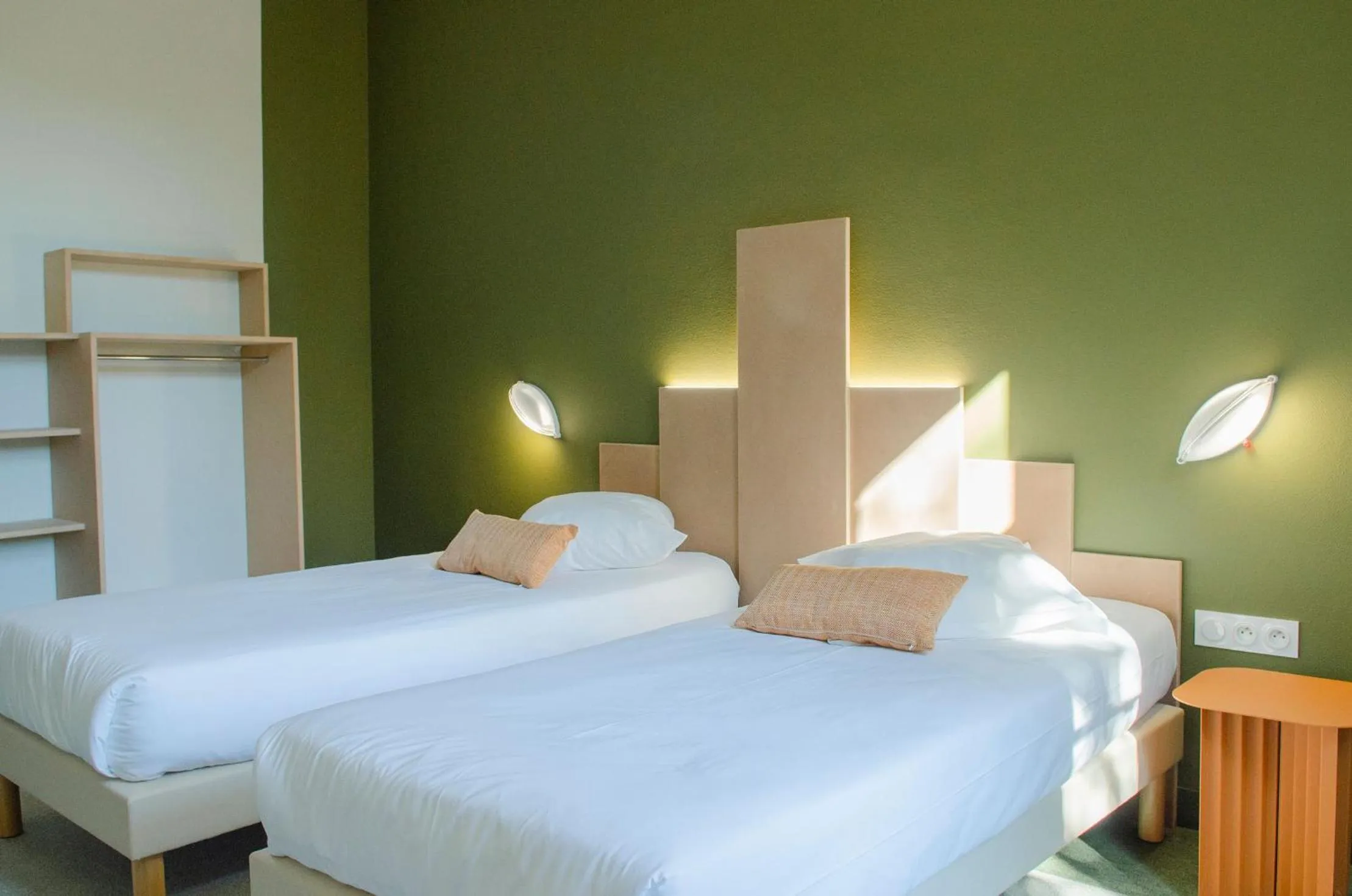 Bedroom, Bed in Hôtel IMPERATOR Béziers