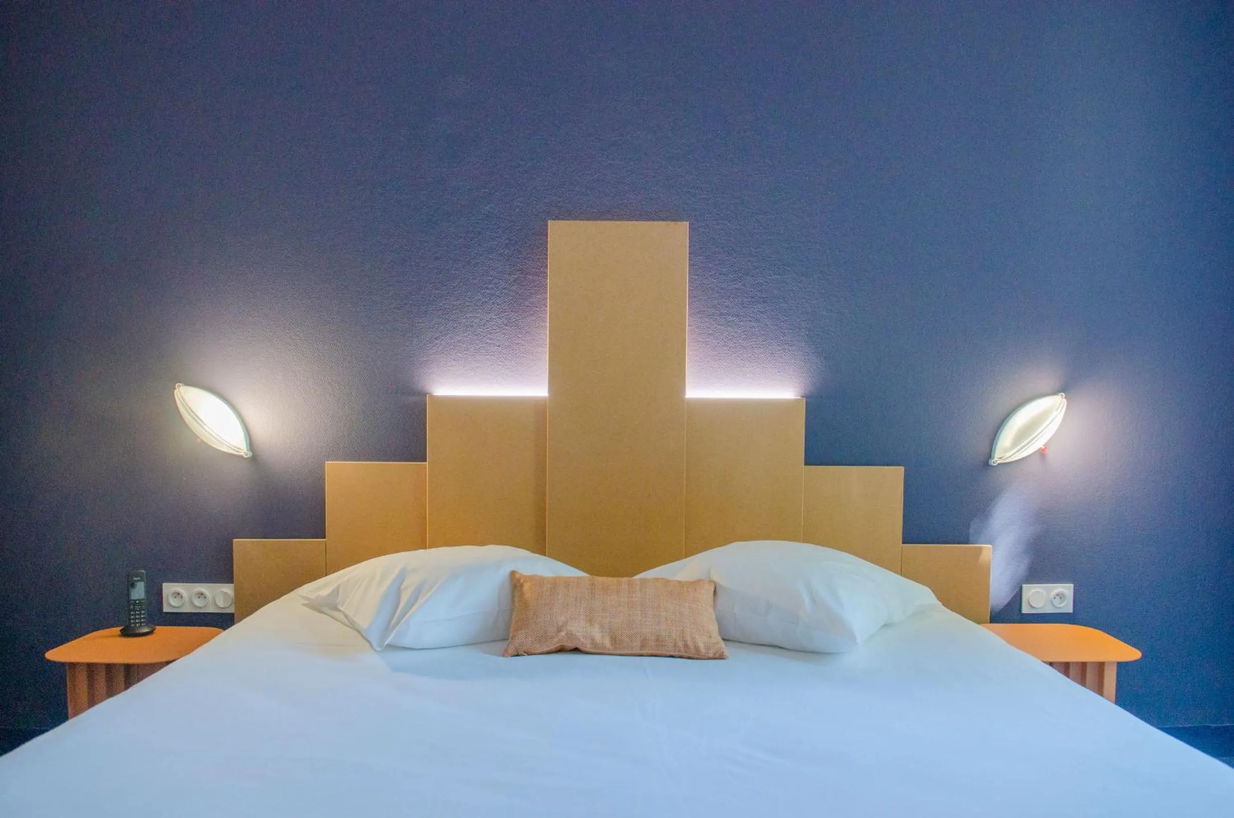 Bedroom, Bed in Hôtel IMPERATOR Béziers