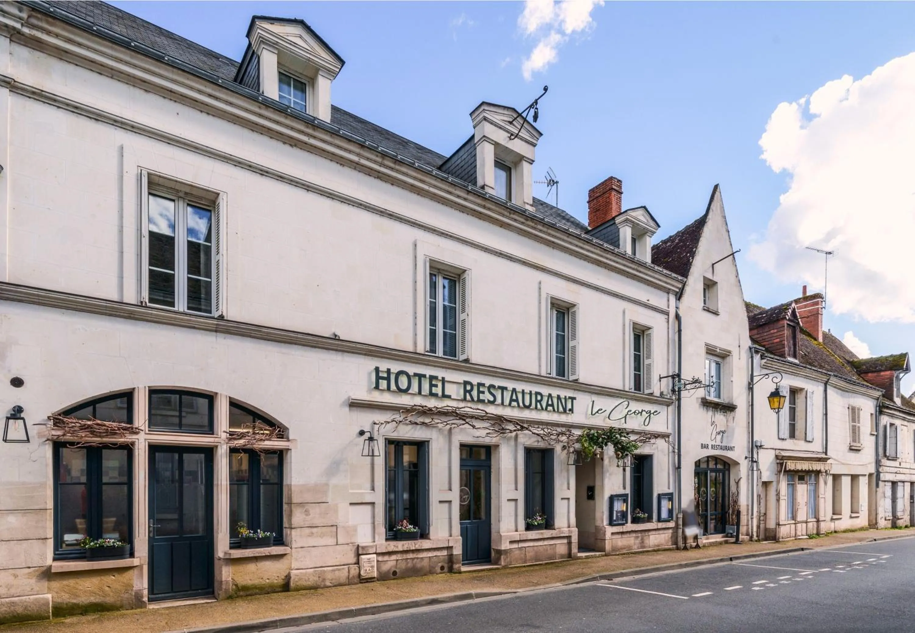 Property building in The Originals Boutique, Hôtel Le George , Loches