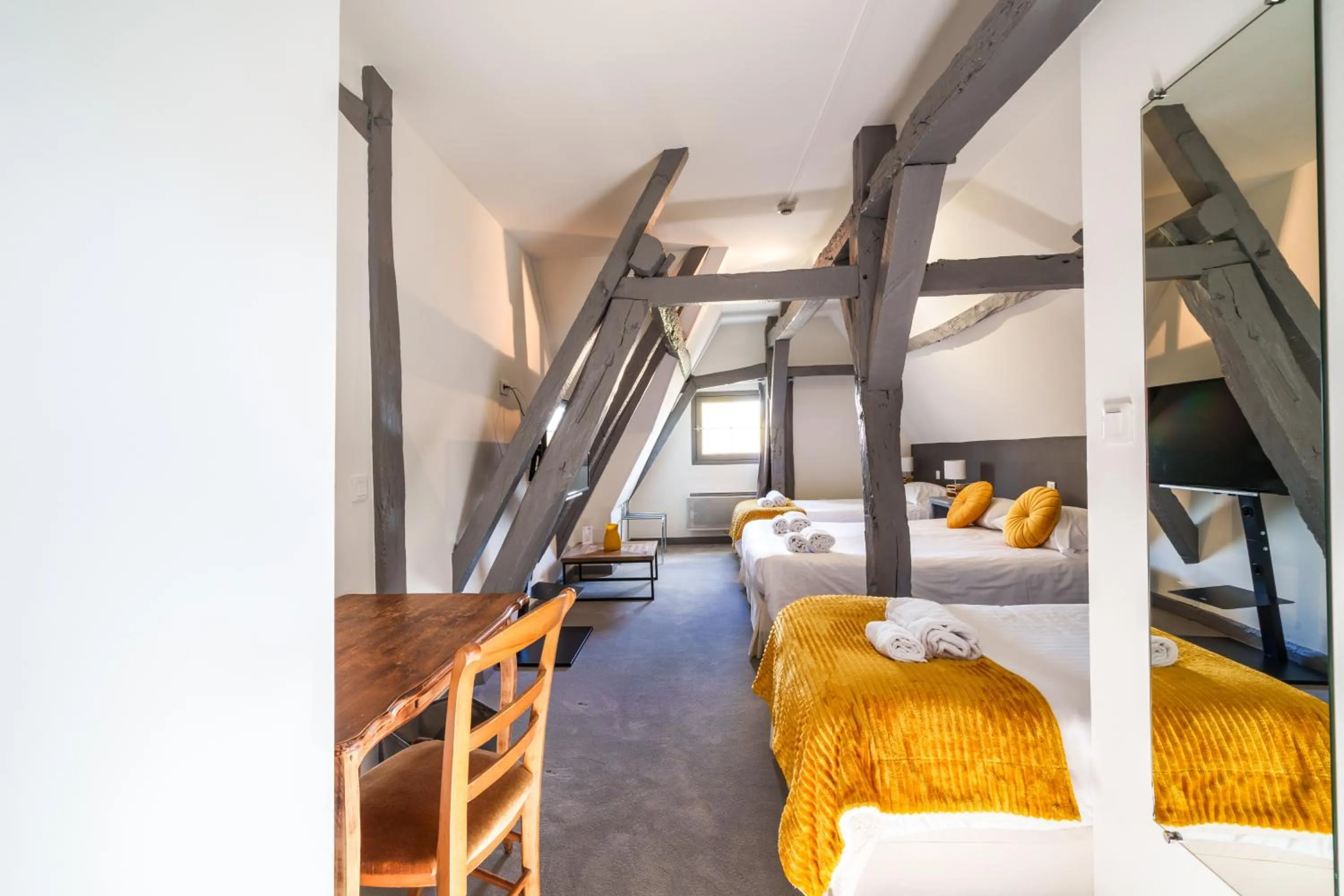 Bedroom, Bed in The Originals Boutique, Hôtel Le George , Loches