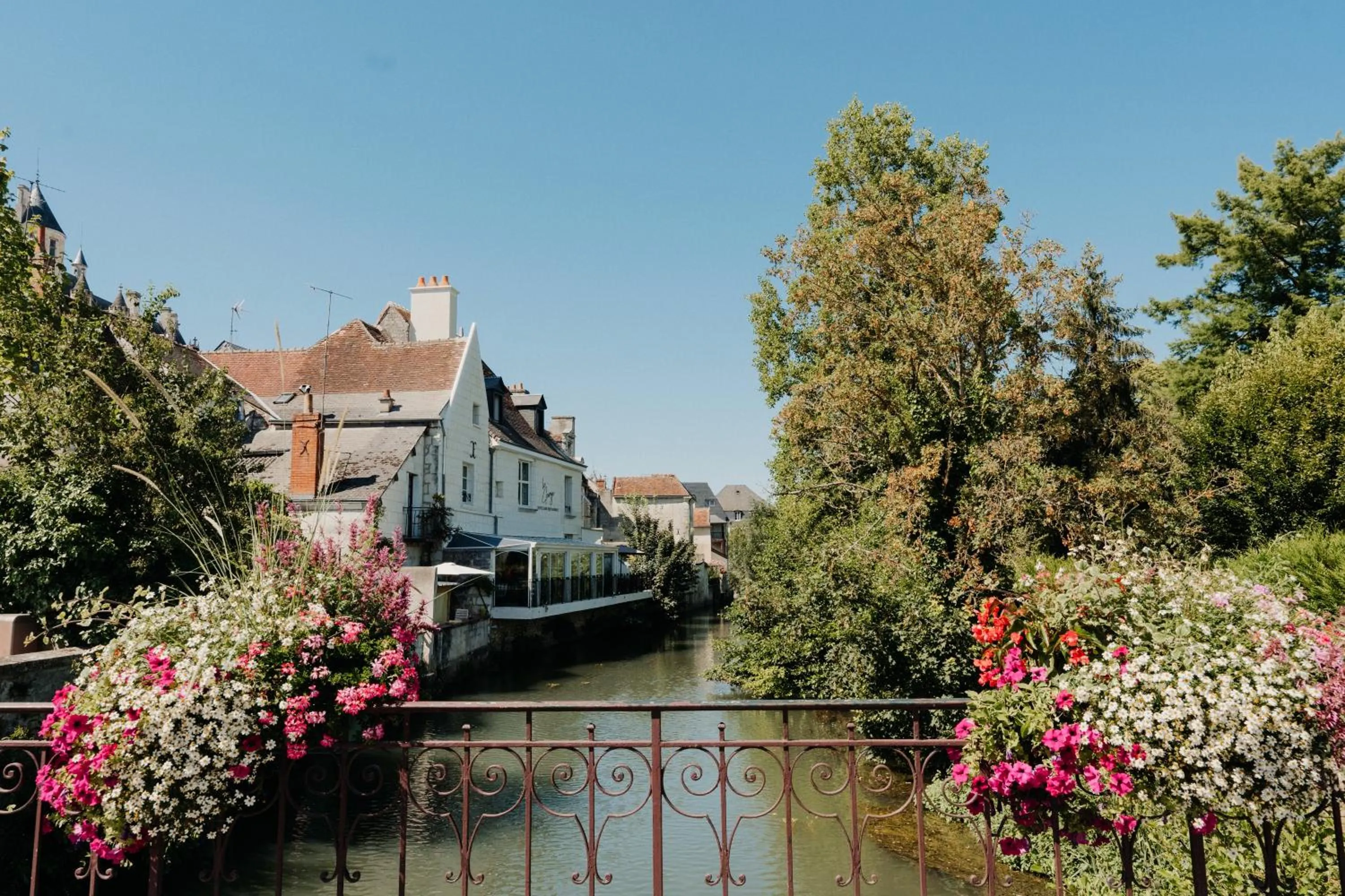 Property building in The Originals Boutique, Hôtel Le George , Loches