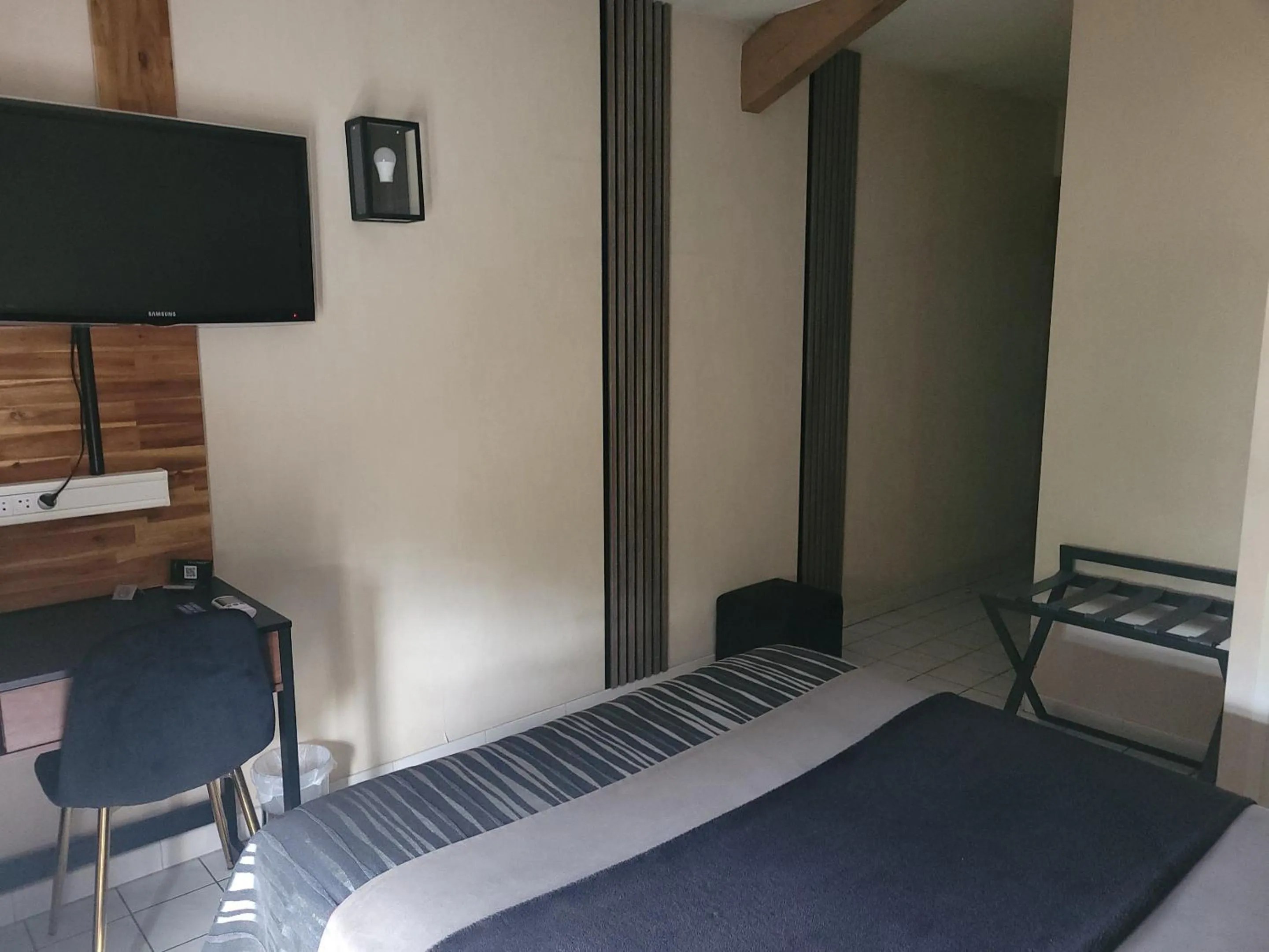 Bedroom, Bed in Le Médicis