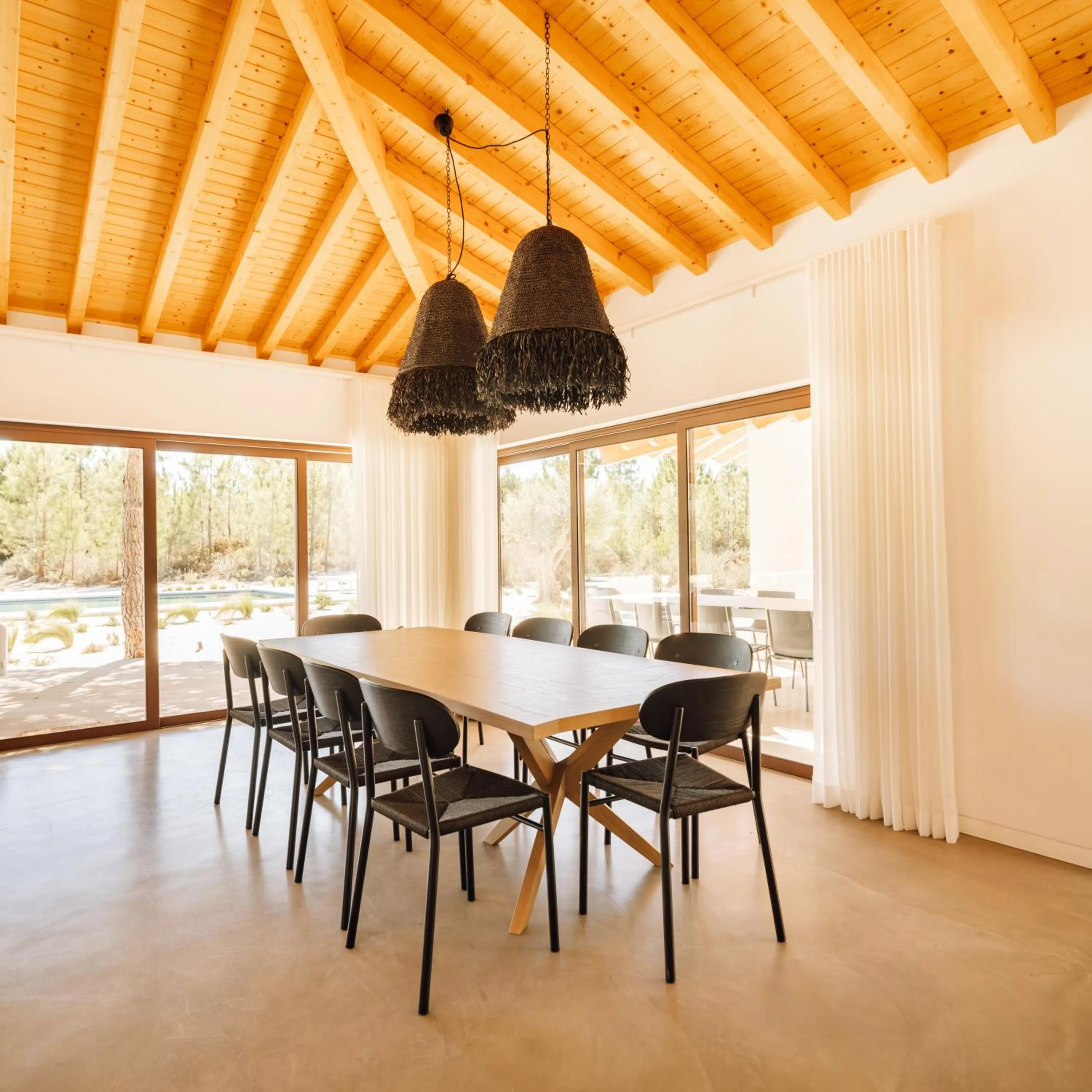 Dining area in Spatia Comporta