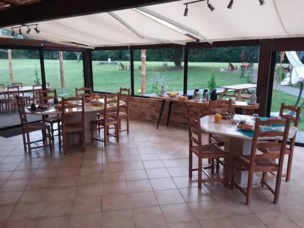 Family Suite with Balcony in maison d'hôtes labastide Family Suite with Balcony in maison d'hôtes labastide