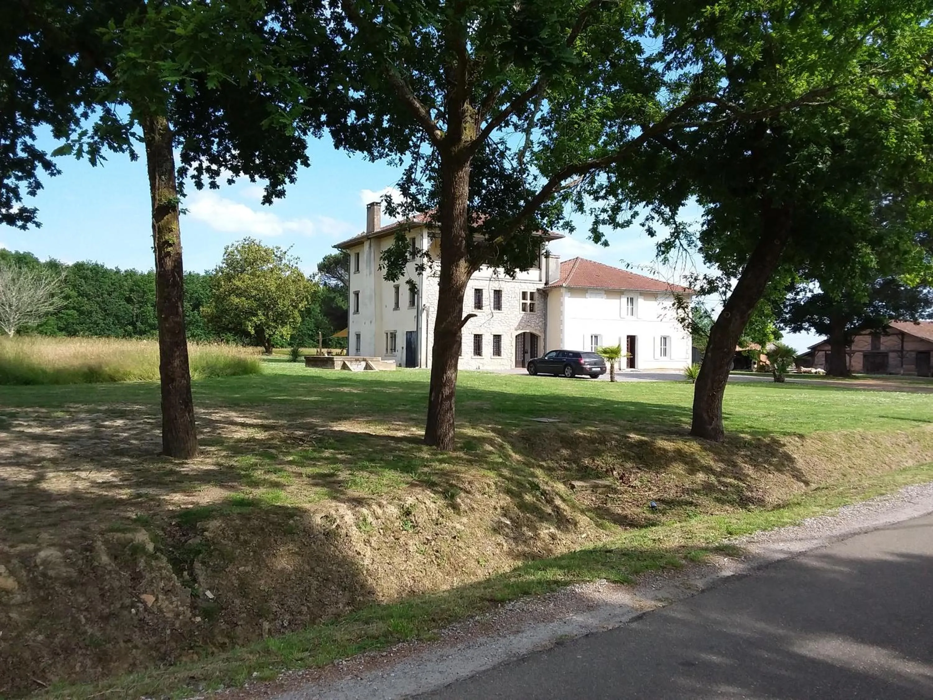 Property building in maison d'hôtes labastide
