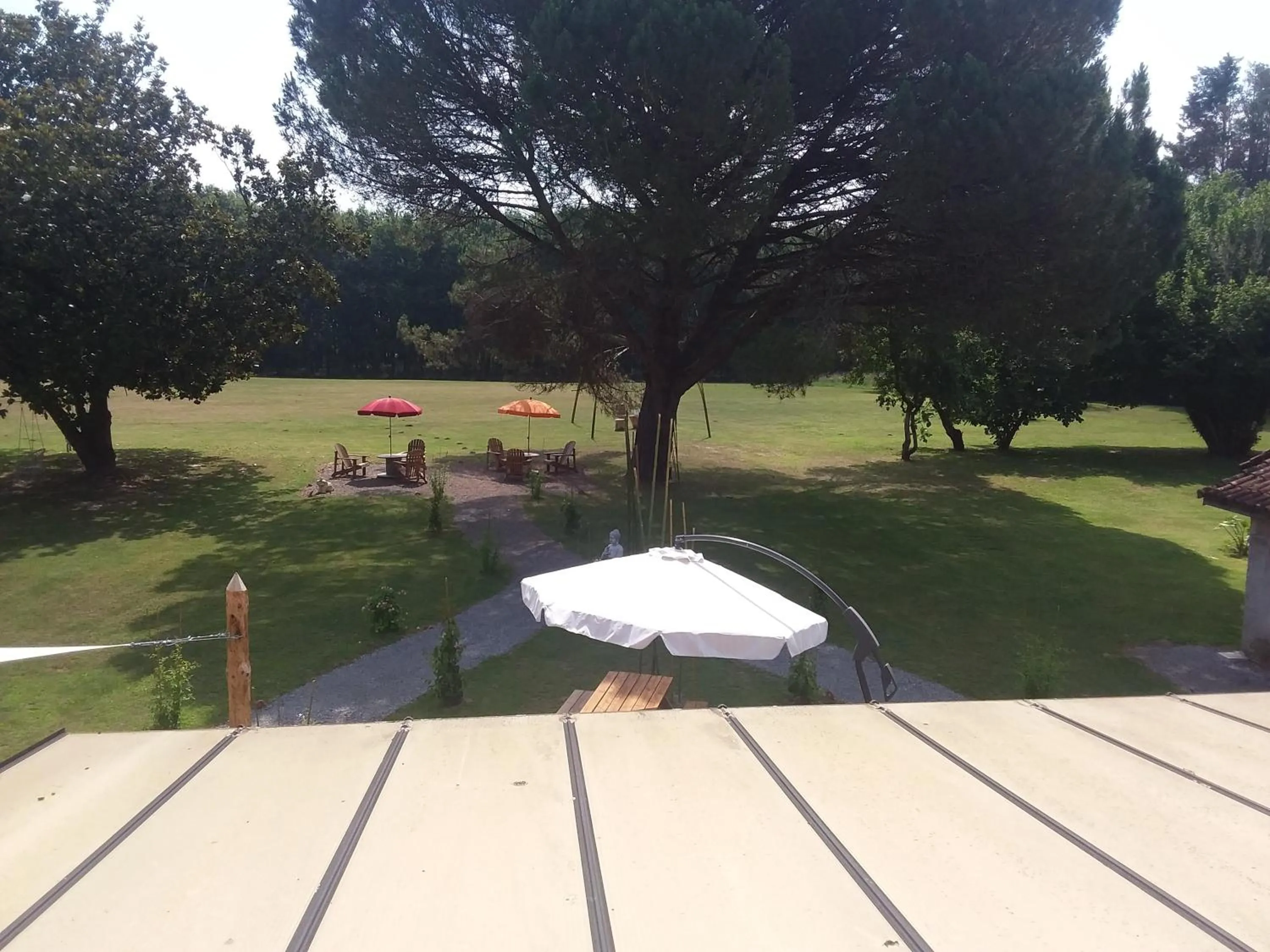 Garden view in maison d'hôtes labastide