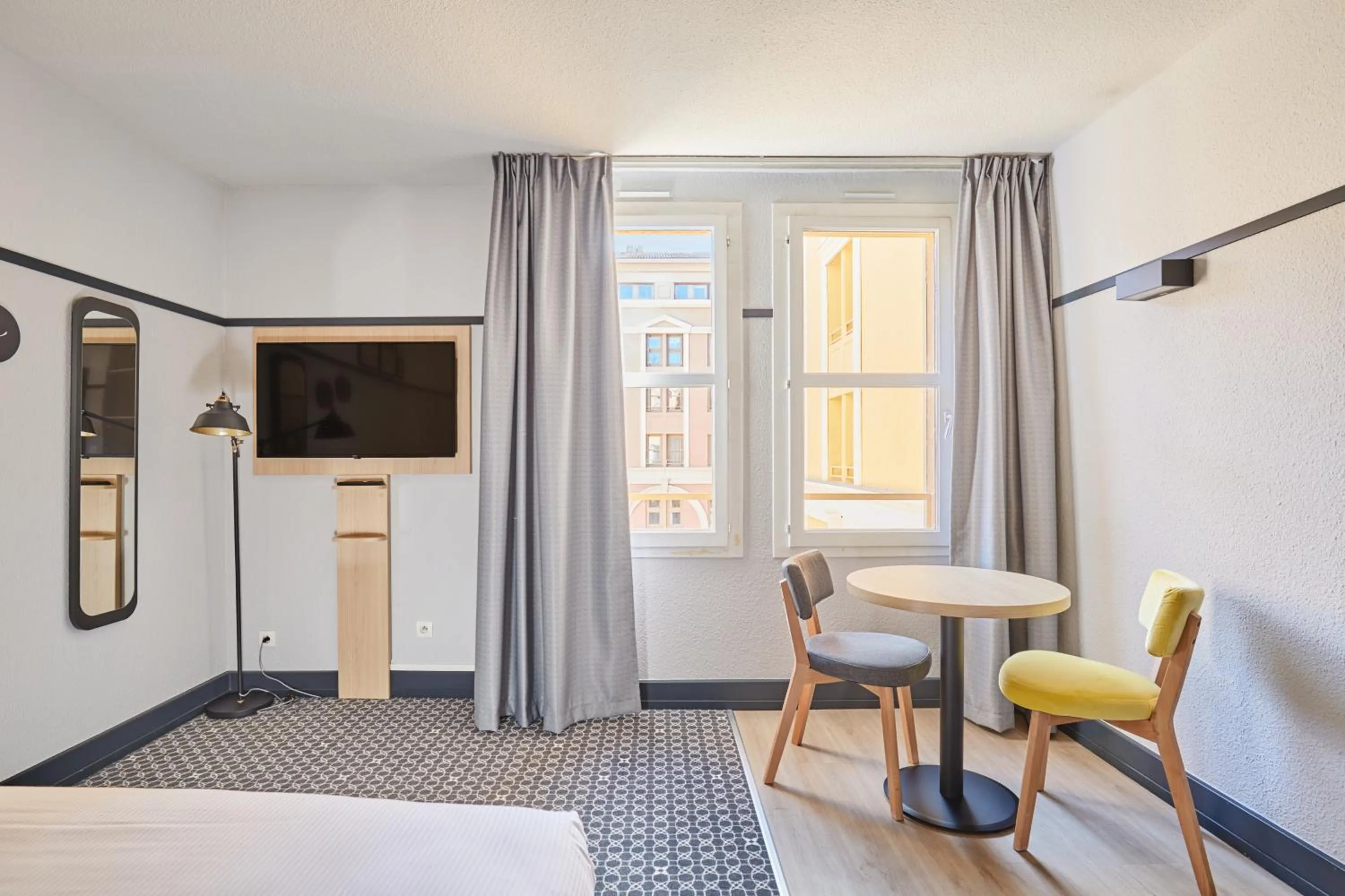 Bedroom, Bed in Appart Hotel Odalys City Aix en Provence L'Atrium