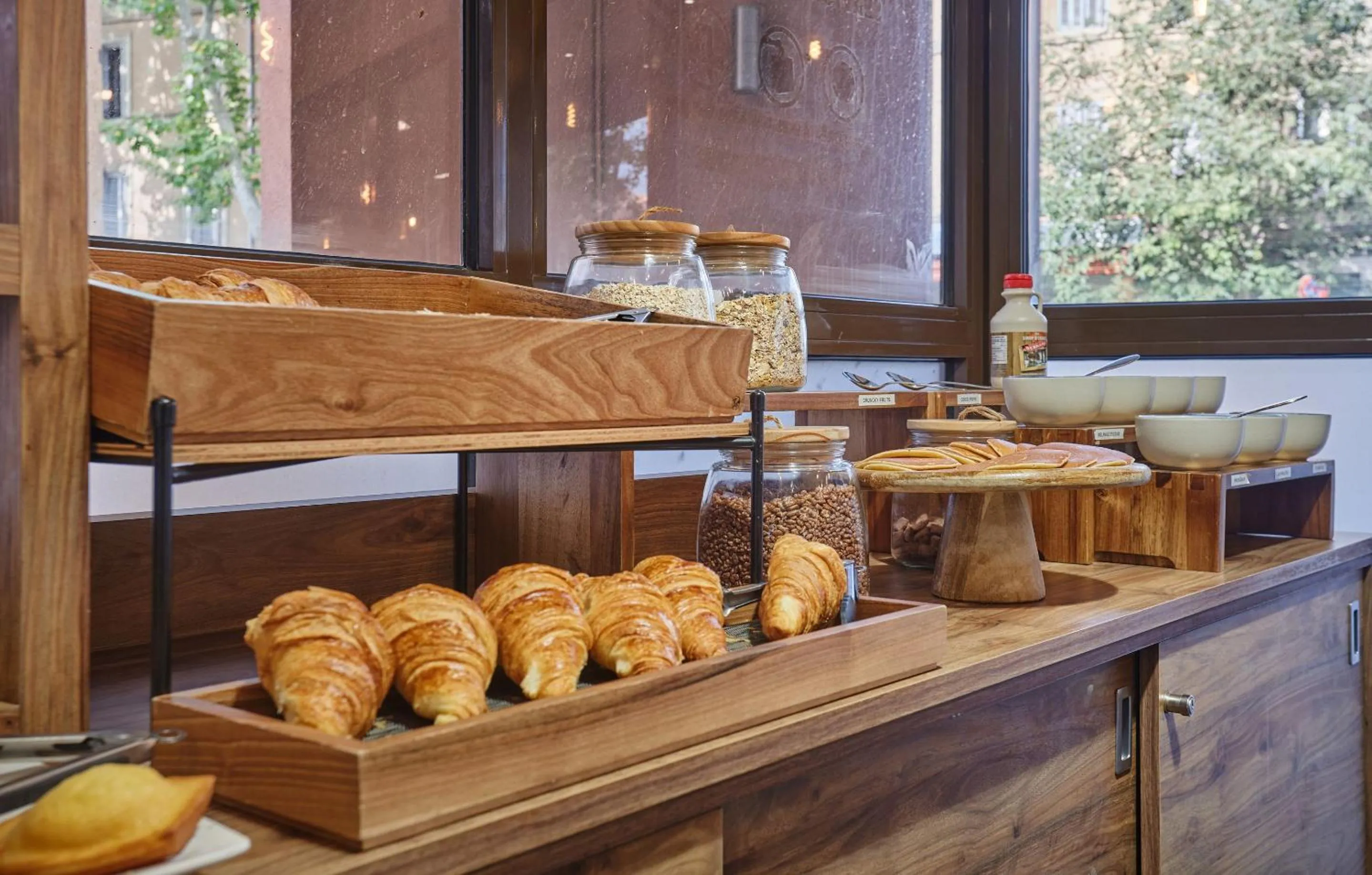 Buffet breakfast in Appart Hotel Odalys City Aix en Provence L'Atrium