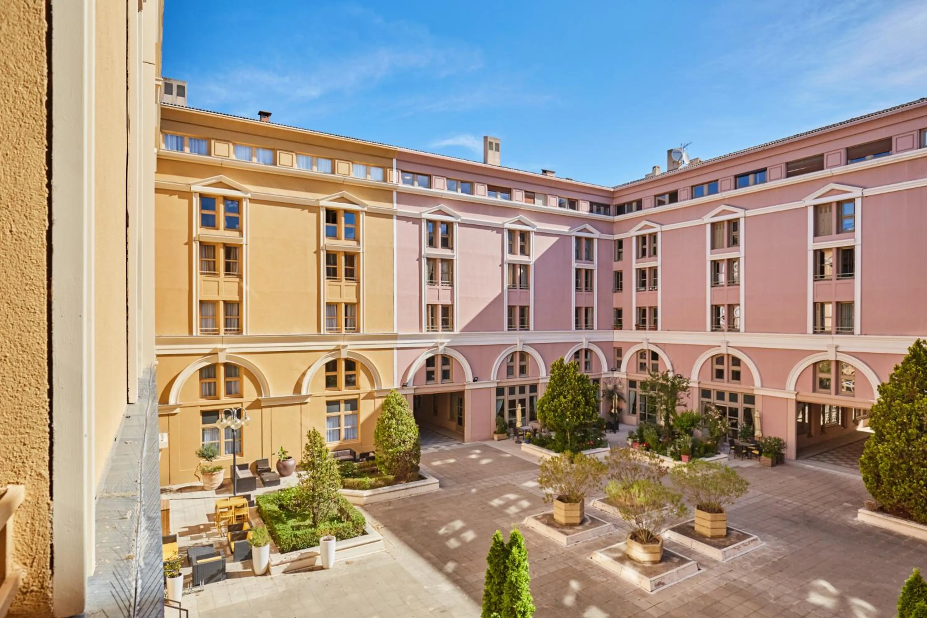 Day in Appart Hotel Odalys City Aix en Provence L'Atrium