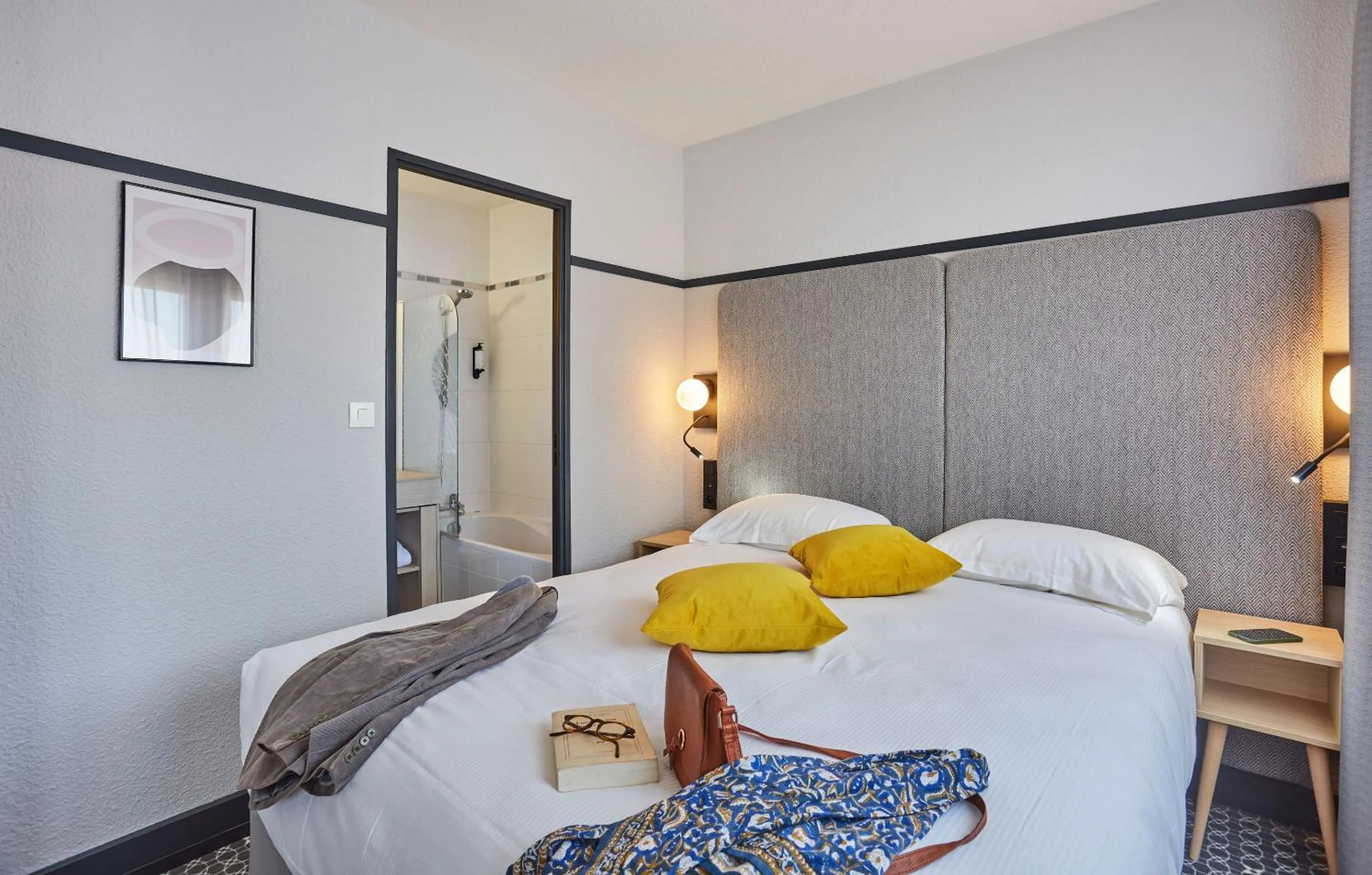 Bedroom, Bed in Appart Hotel Odalys City Aix en Provence L'Atrium