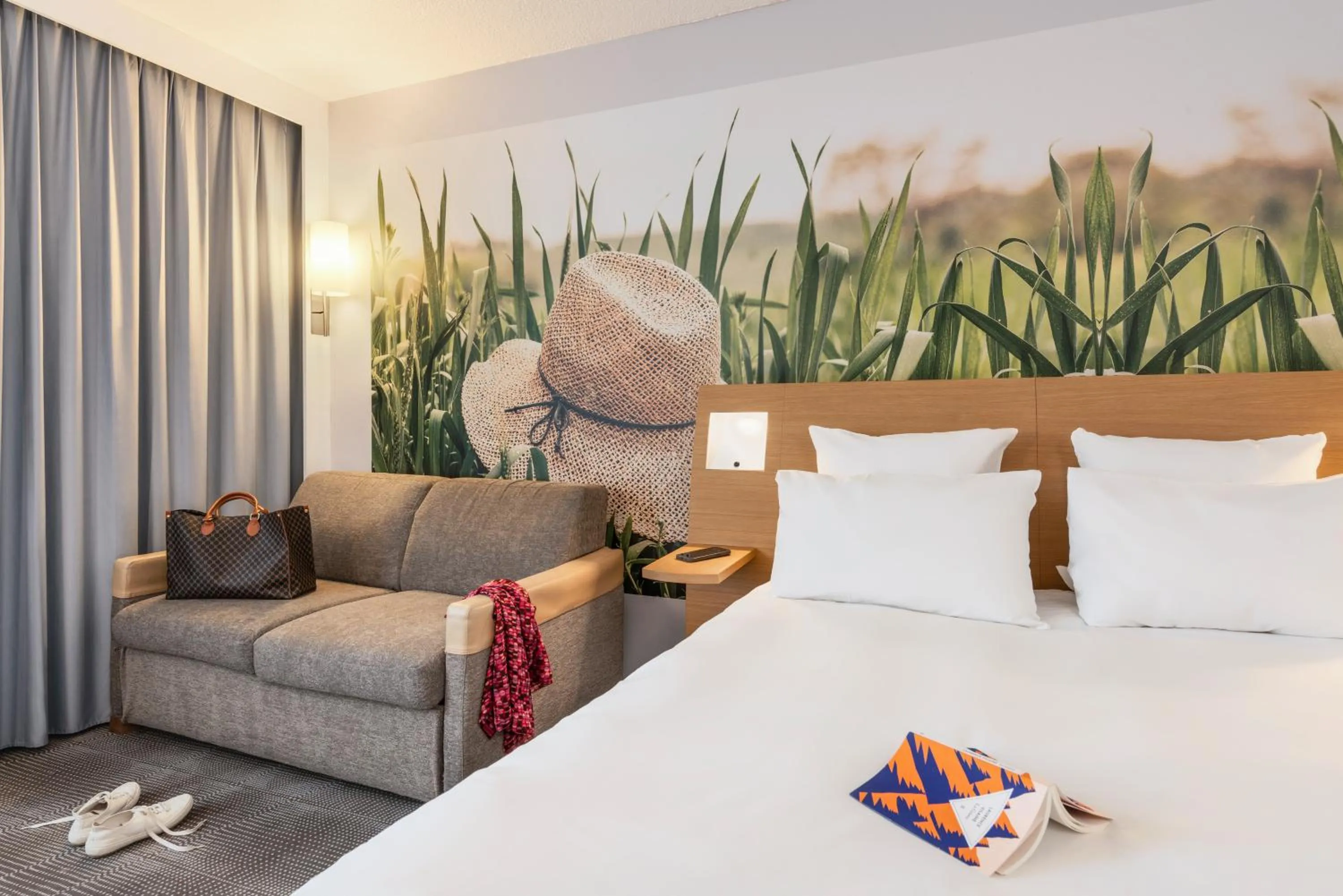 Bedroom, Bed in Novotel Paris Est