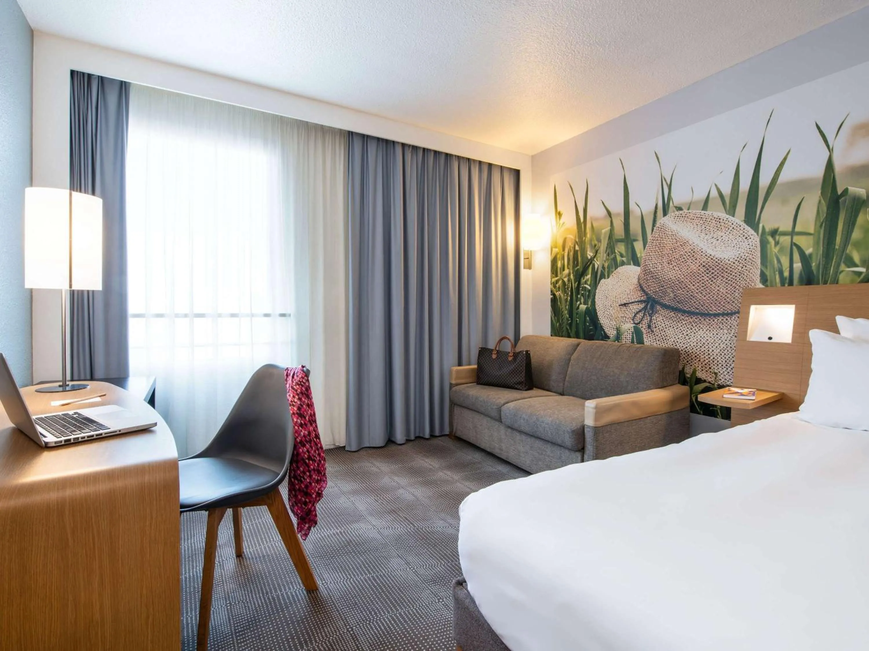 Classic Double Room with Sofa in Novotel Paris Est