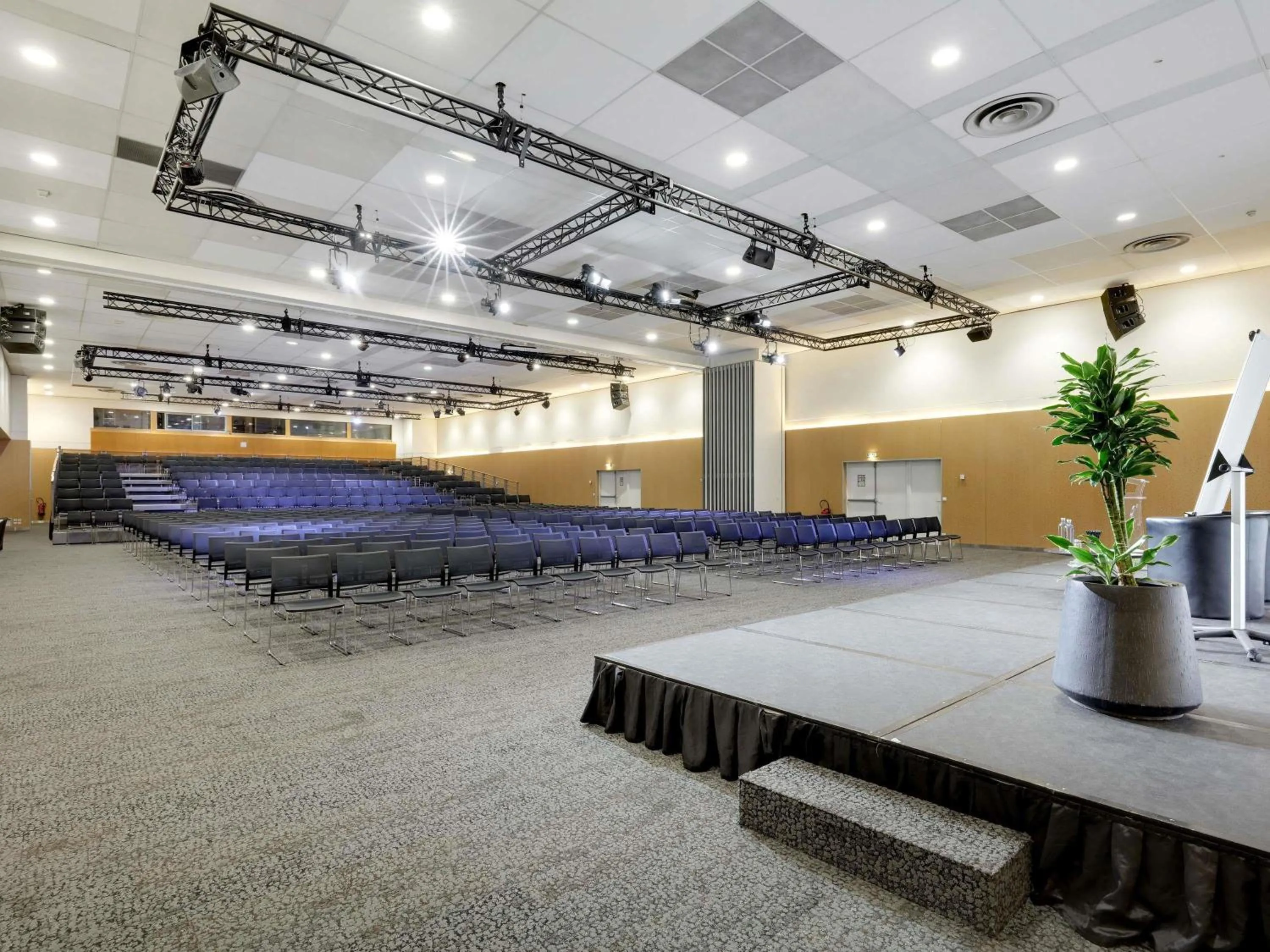 Property building in Novotel Paris Est