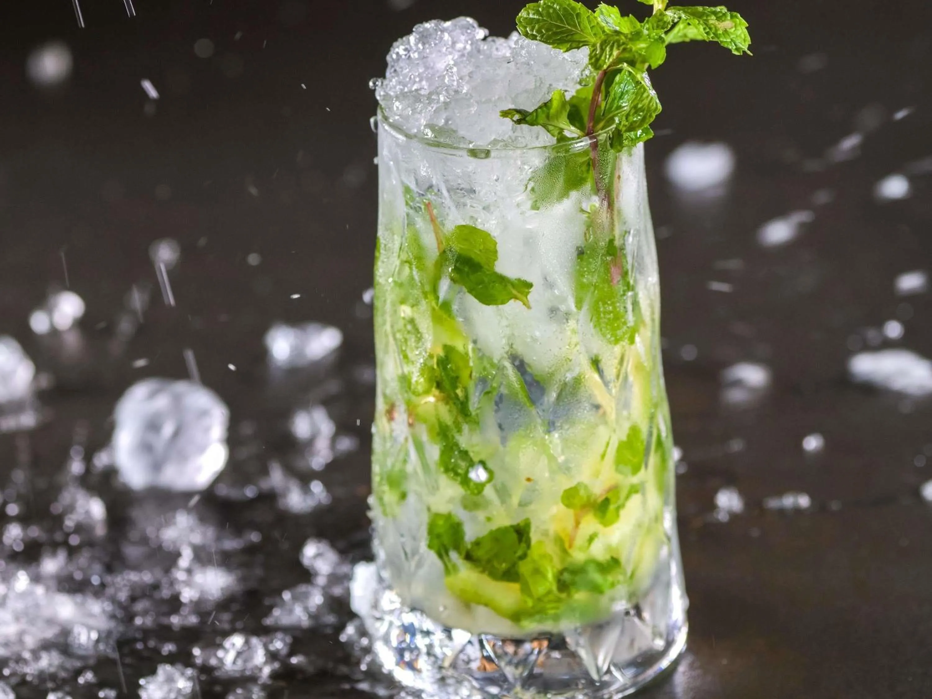 Lounge or bar in Novotel Paris Est