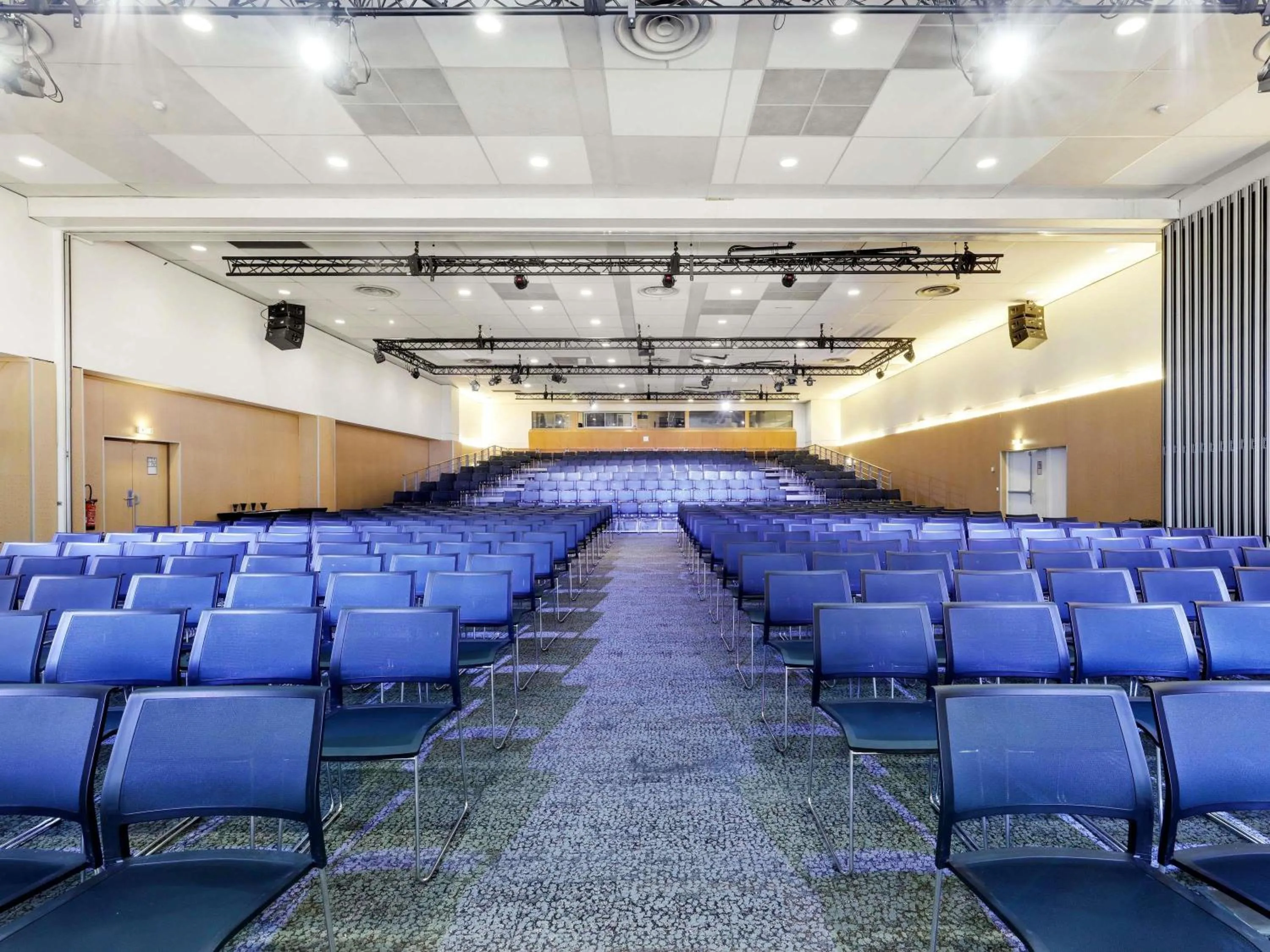 Property building in Novotel Paris Est Centre de Conférence