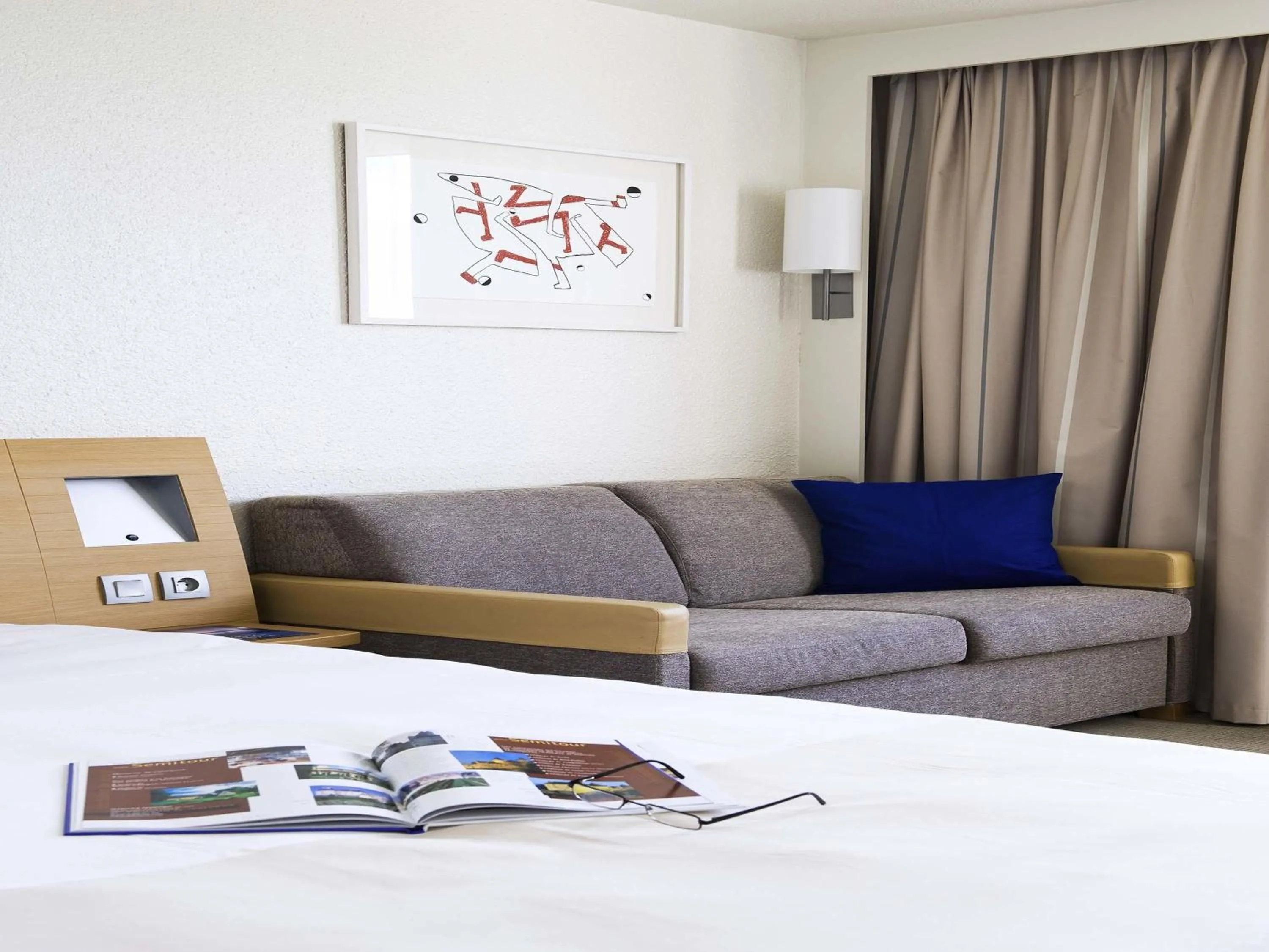 Bedroom, Bed in Novotel Paris Est