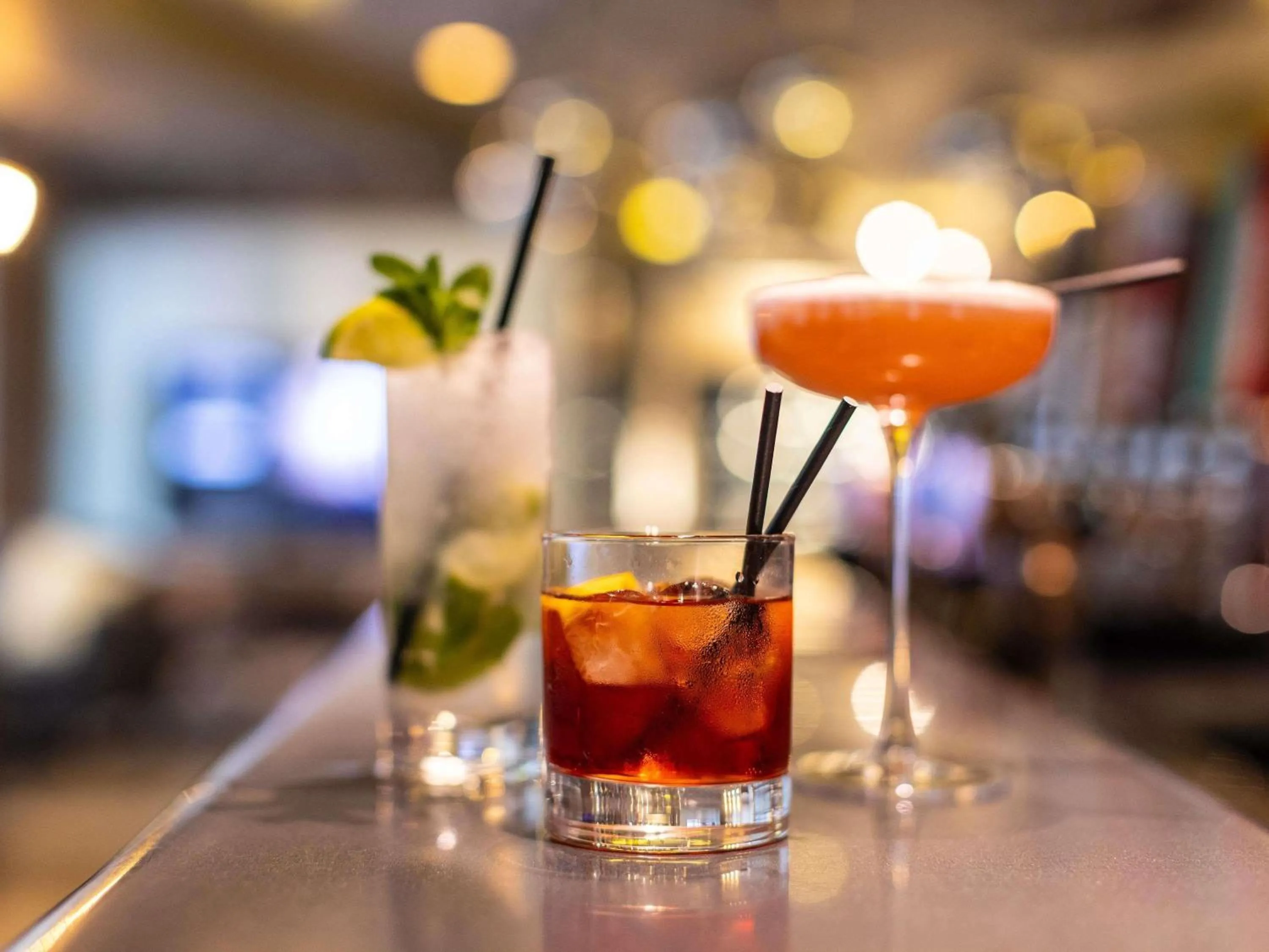 Lounge or bar in Novotel Paris Est