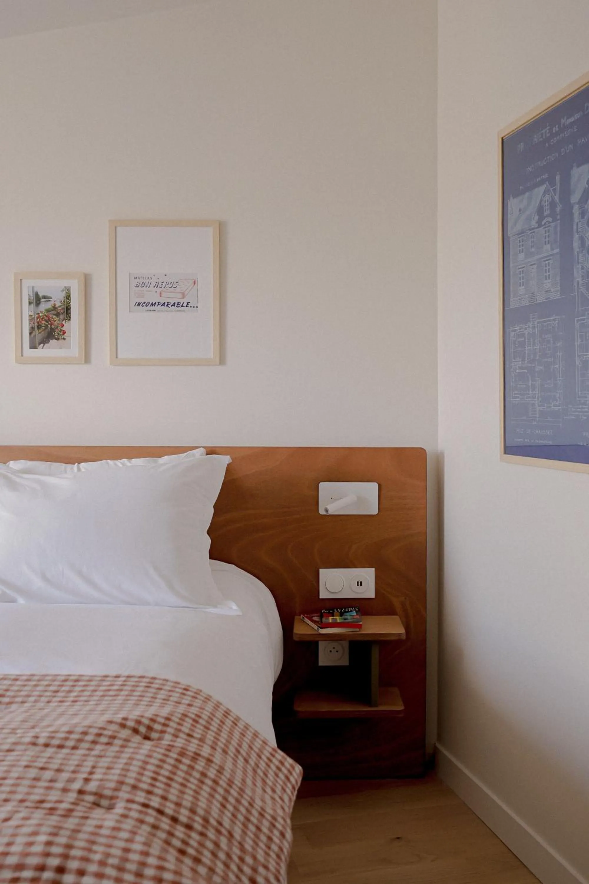 Bedroom, Bed in ALFRED HOTELS Compiègne