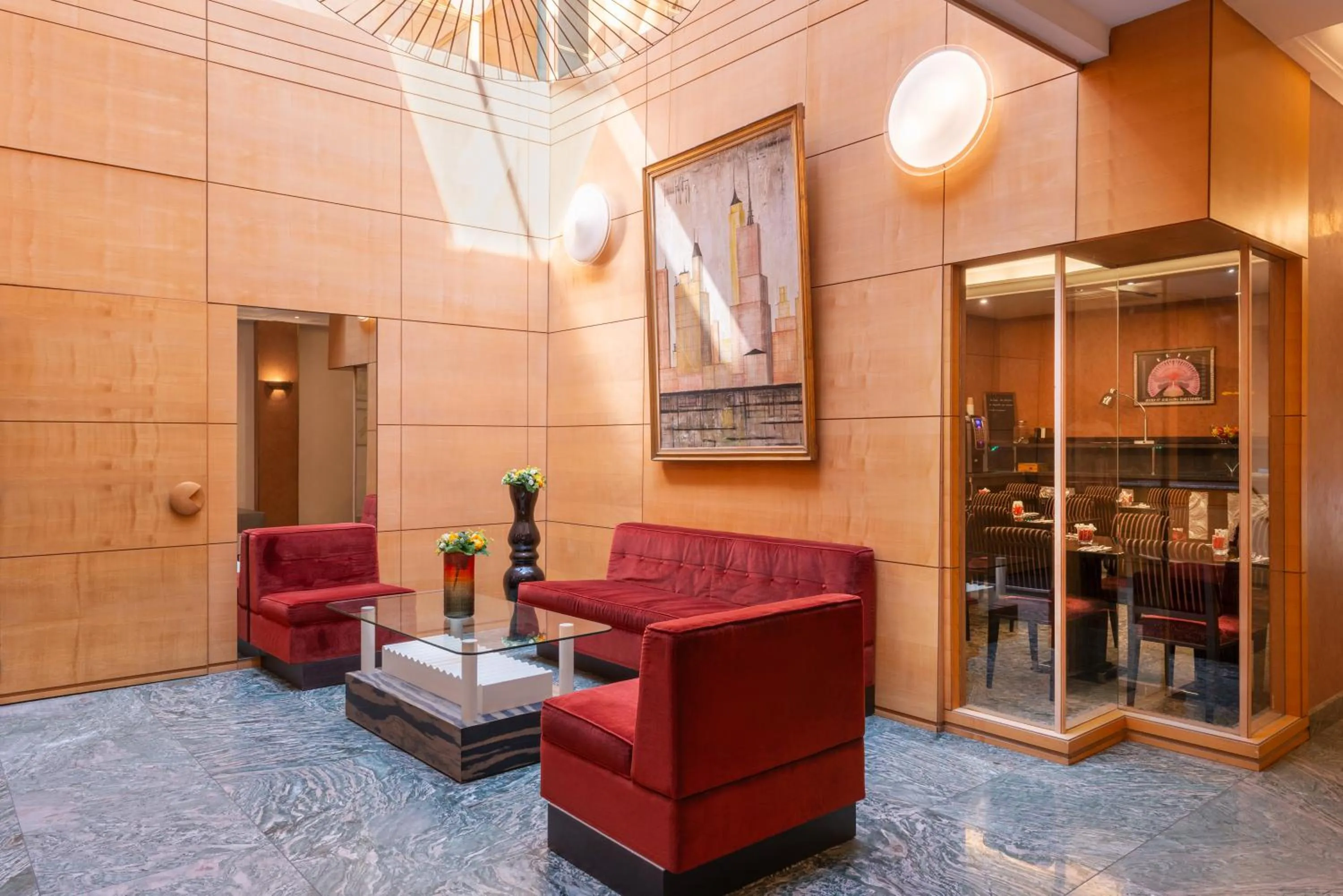 Lobby or reception in Le Patio Bastille