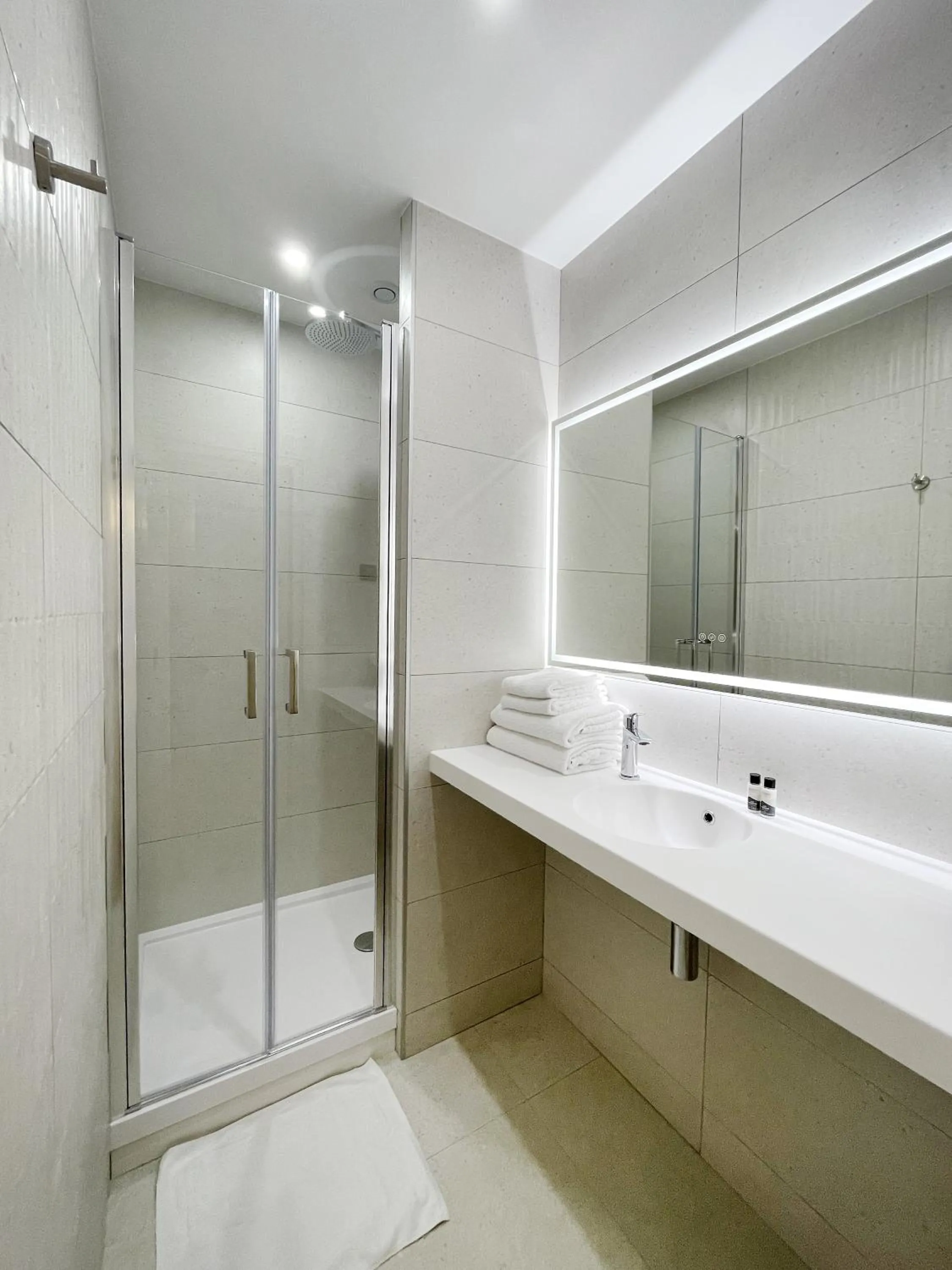 Shower in Five Boutique Hotel Paris Quartier Latin
