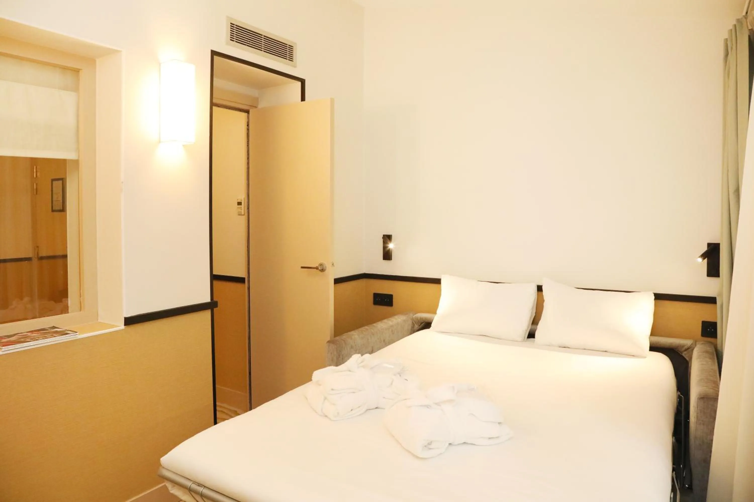 Bed in Five Boutique Hotel Paris Quartier Latin