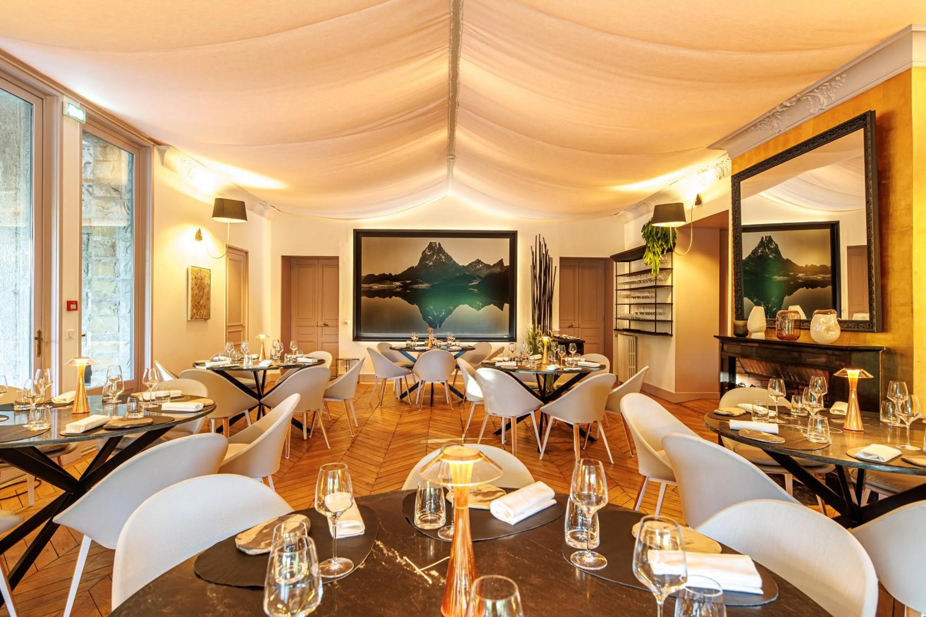 Restaurant/places to eat in Hôtel Villa Navarre