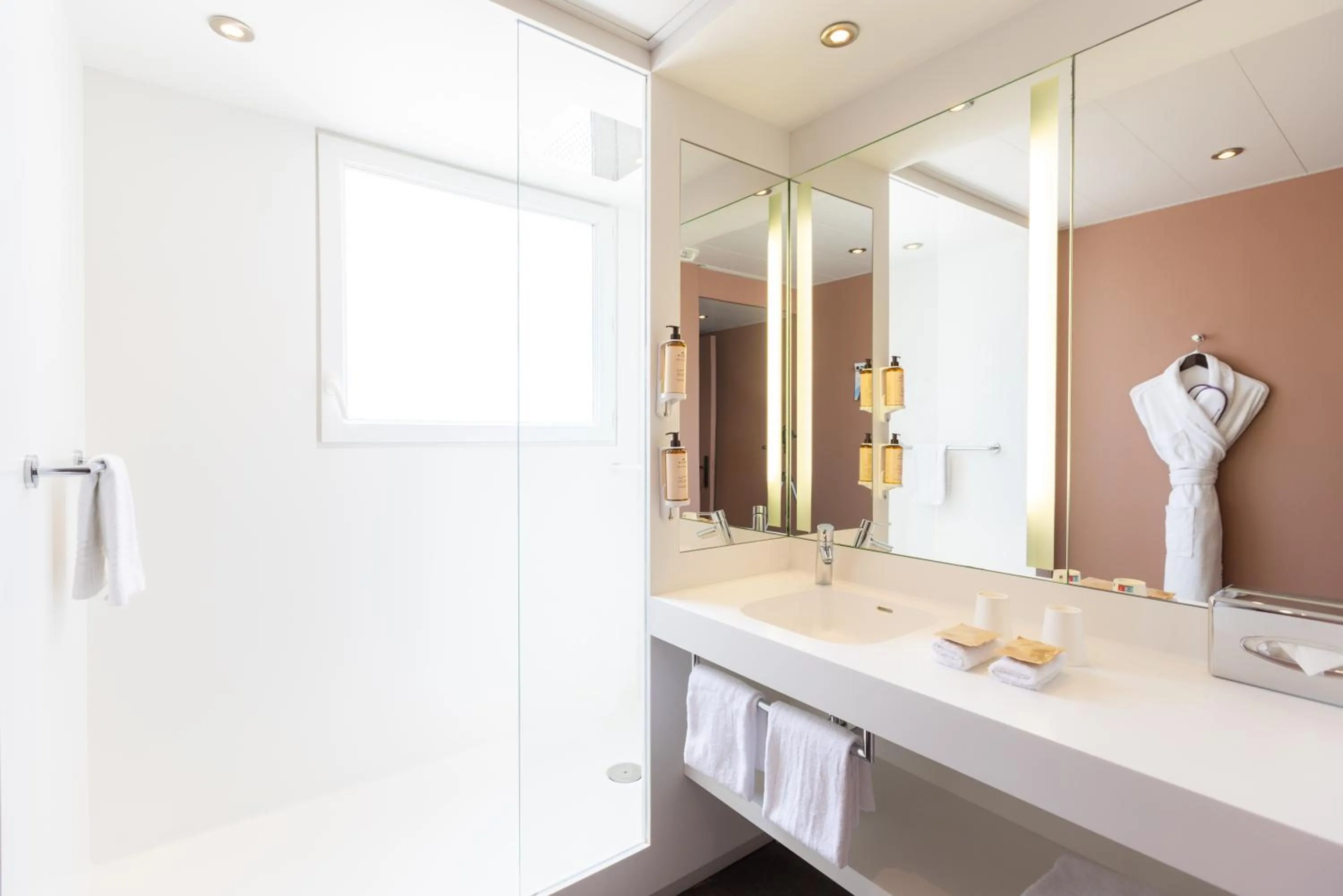 Bathroom in Mercure Nice Centre Notre Dame