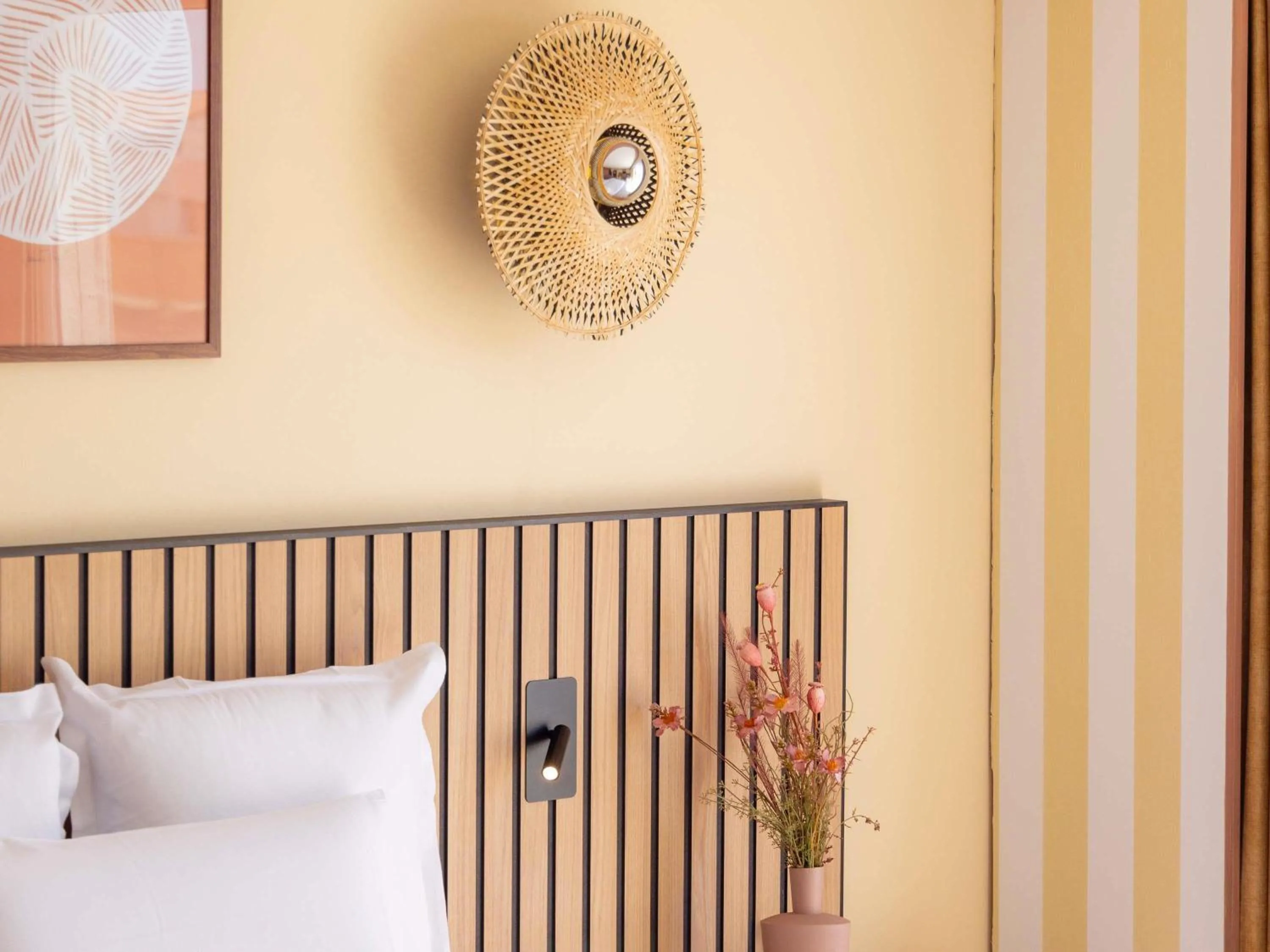 Bedroom, Bed in Mercure Nice Centre Notre Dame